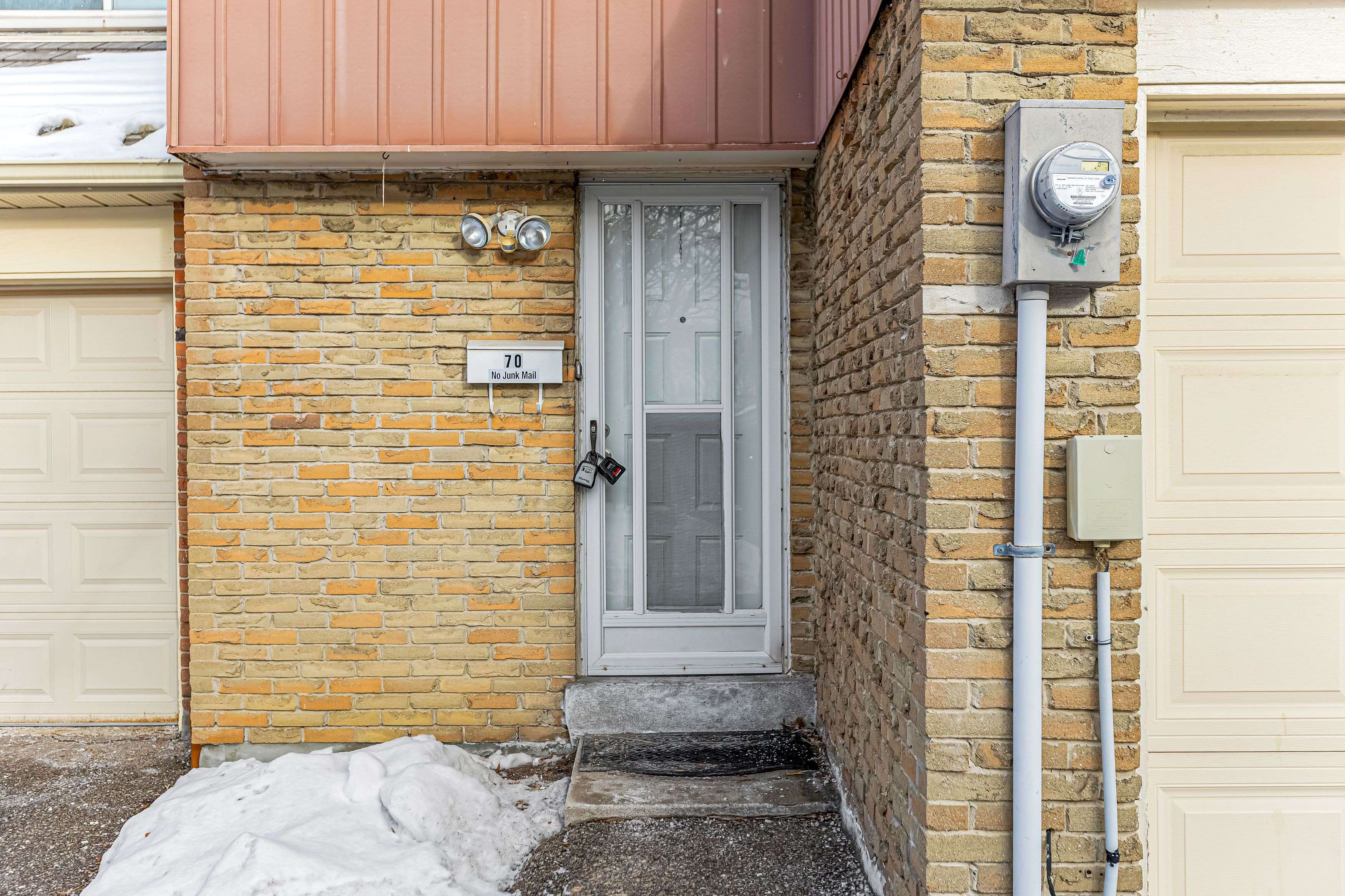 Toronto C15, ON M2J 4H9,70 Elsa Vine WAY