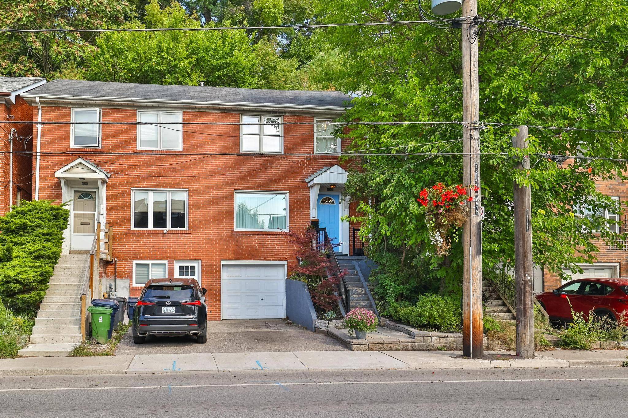 Toronto C02, ON M5R 1K9,618 Davenport RD