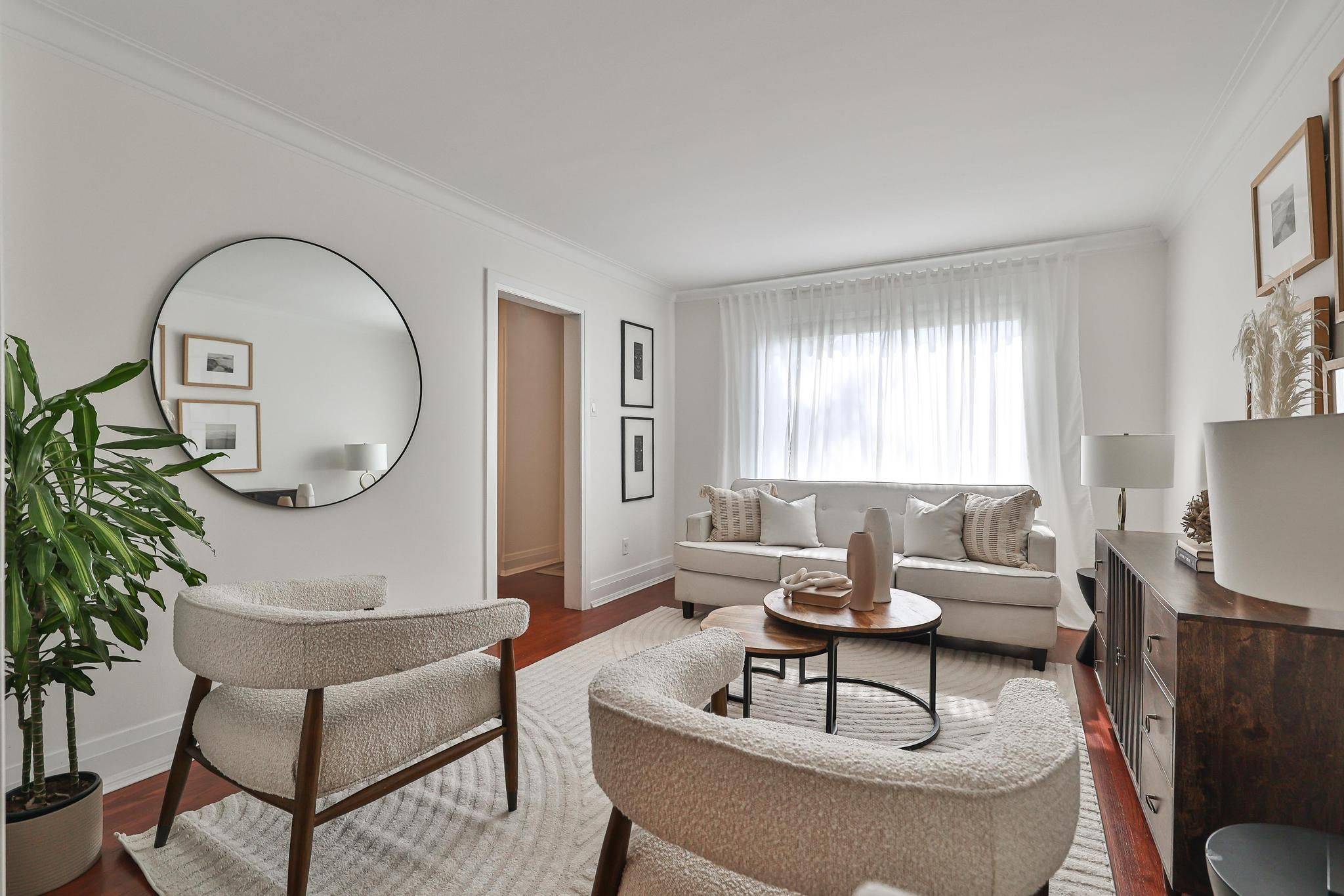 Toronto C02, ON M5R 1K9,618 Davenport RD