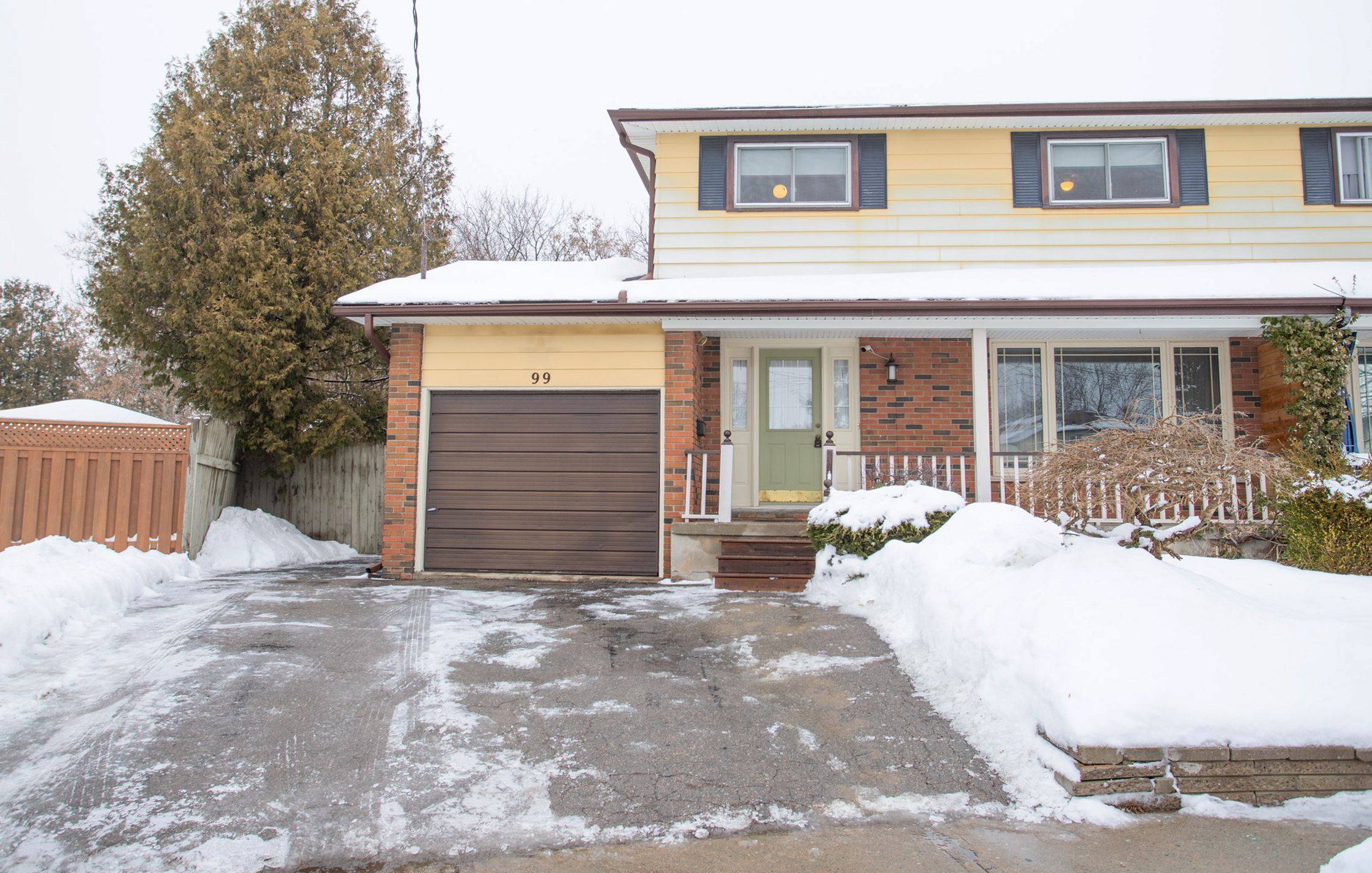 Clarington, ON L1C 1J9,99 Little AVE