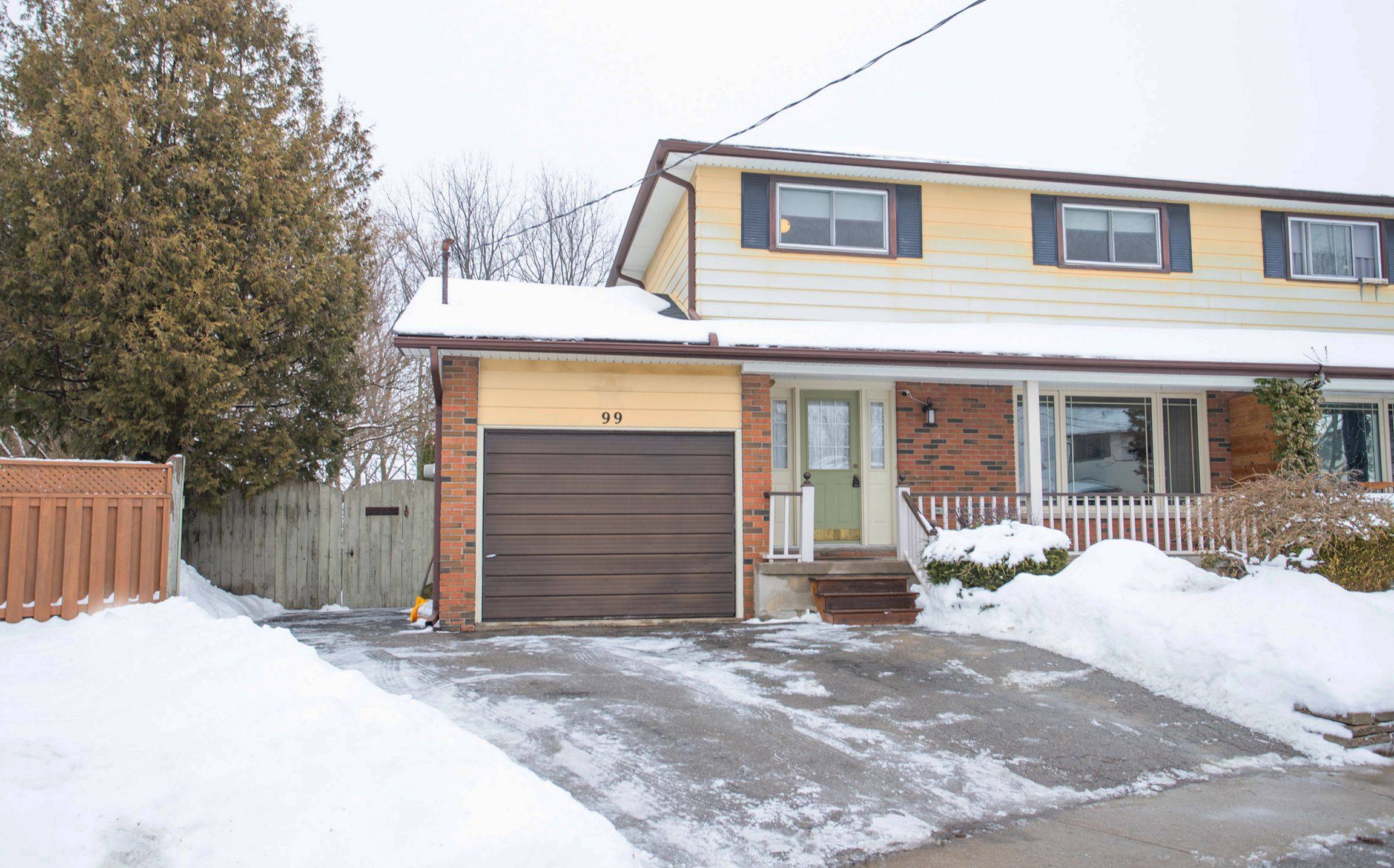 Clarington, ON L1C 1J9,99 Little AVE