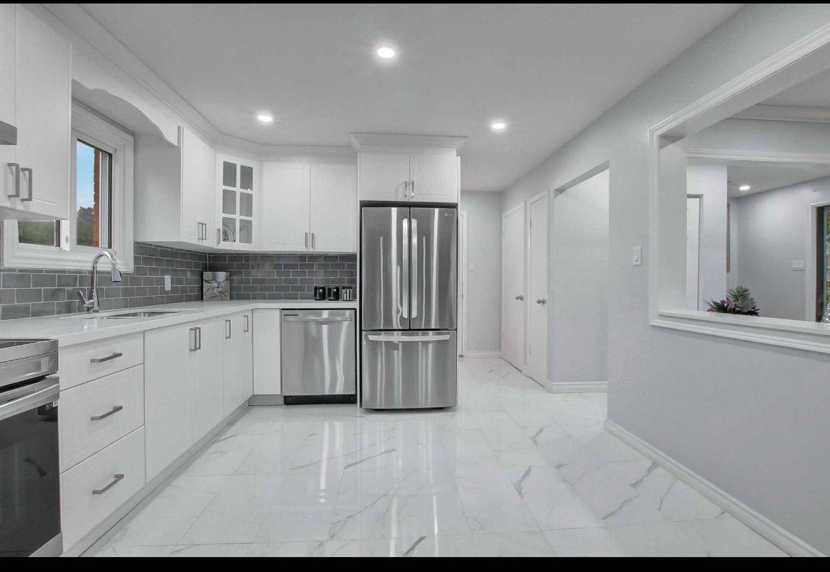 Toronto E11, ON M1B 2S5,4 Stanbridge CT #Main