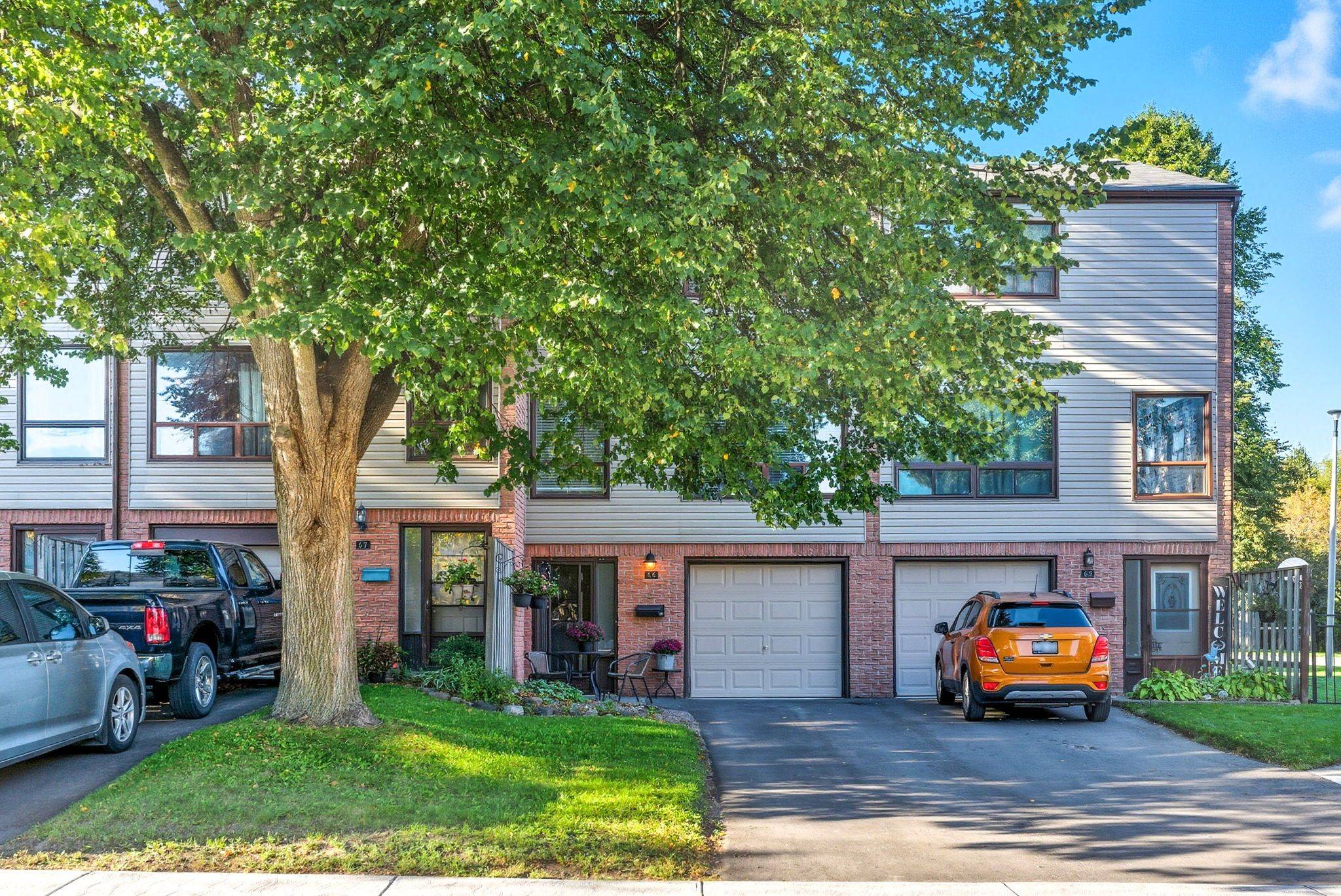 Clarington, ON L1B 0K2,66 Park LN #66