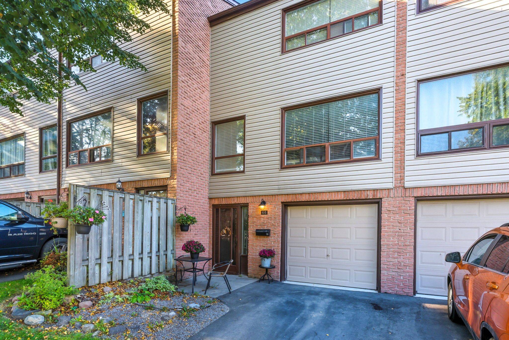 Clarington, ON L1B 0K2,66 Park LN #66