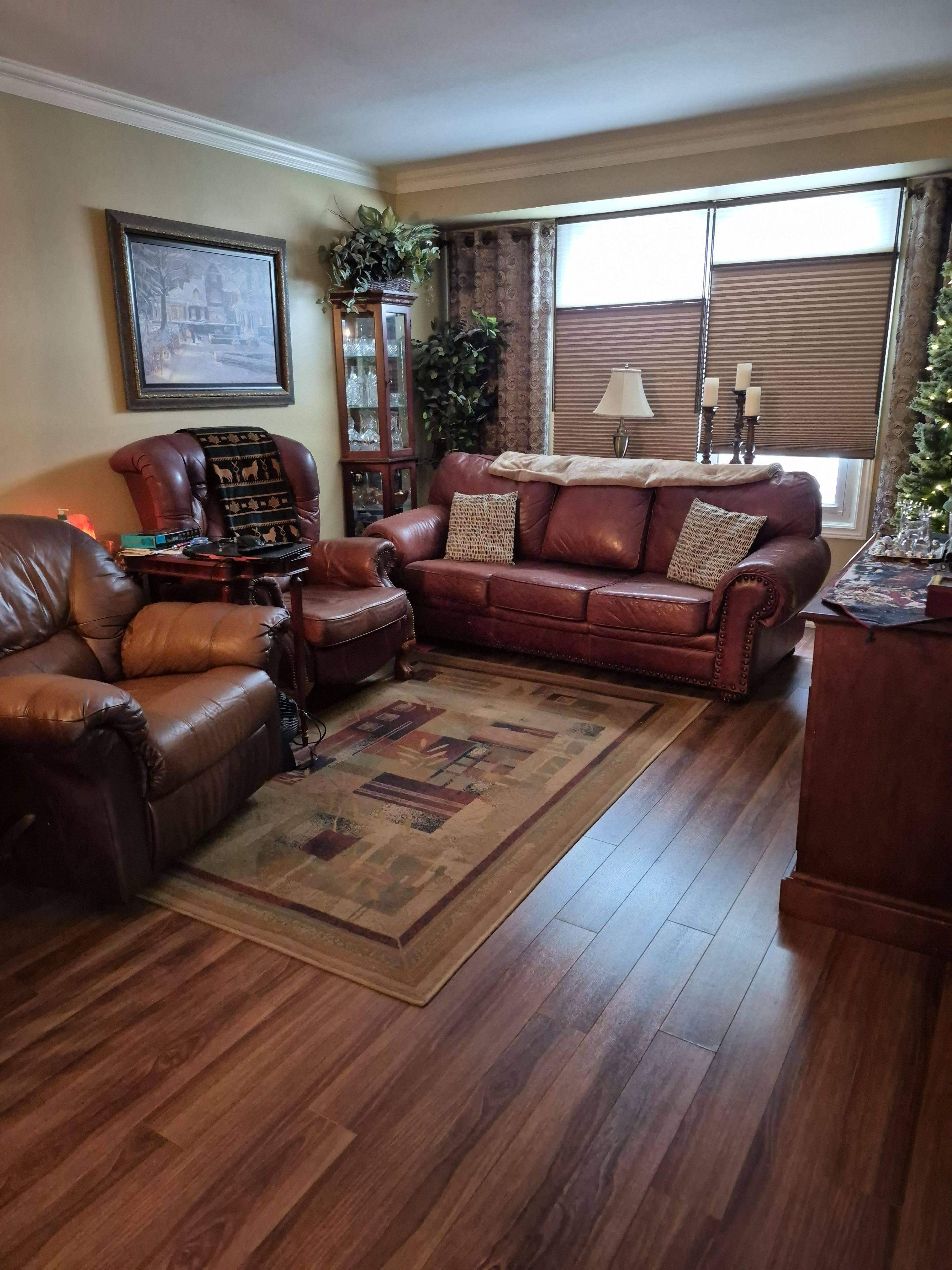 Oshawa, ON L1H 8P1,25 Wellington AVE E #A