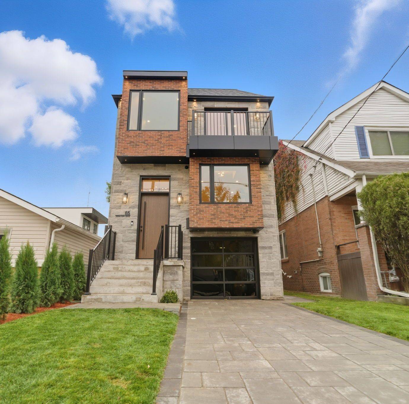 Toronto E03, ON M4C 2H5,65 Frater AVE