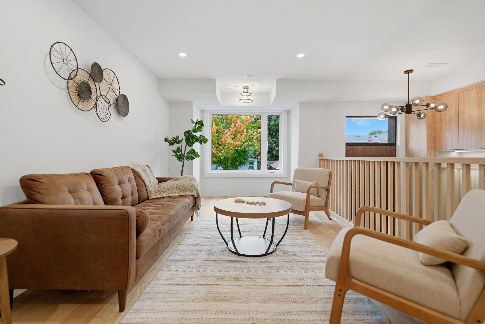 Toronto E03, ON M4C 2H5,65 Frater AVE