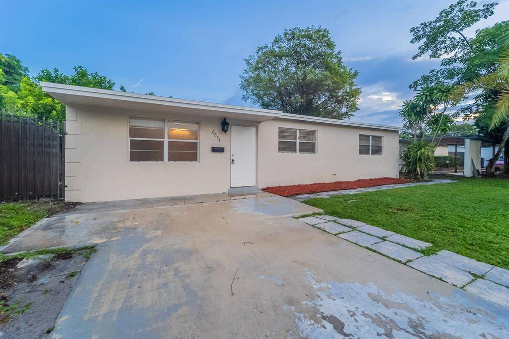 Hollywood, FL 33024,6851 Raleigh St