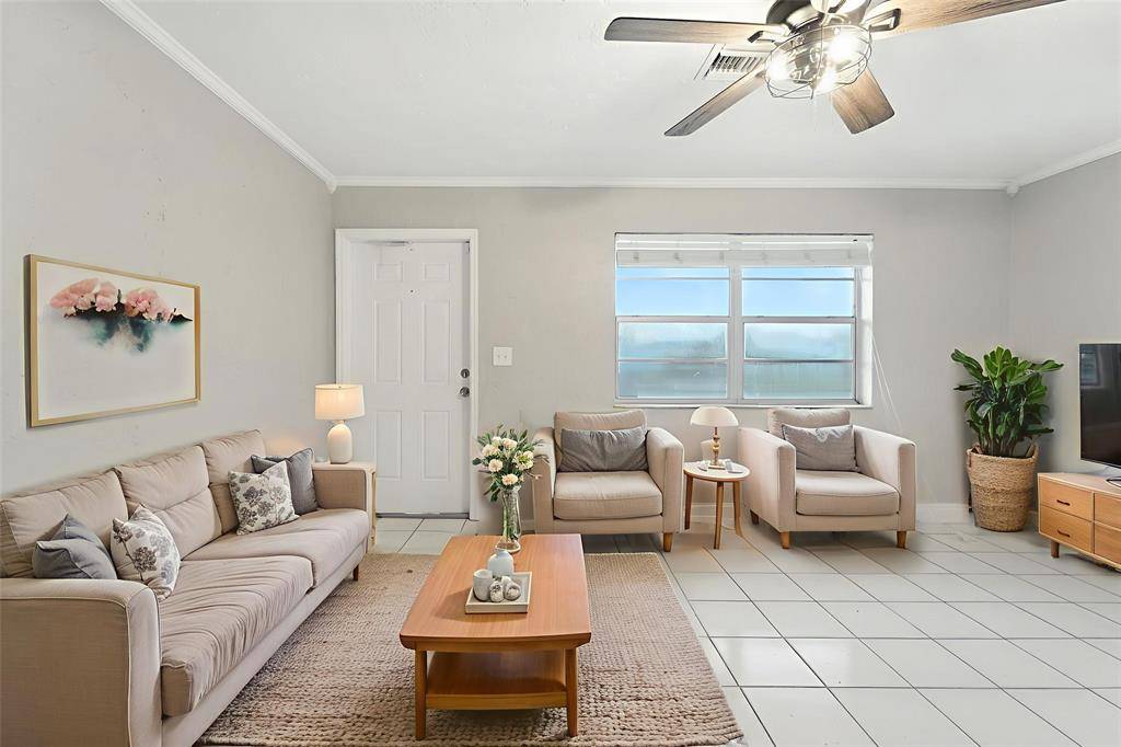 Hollywood, FL 33024,6851 Raleigh St