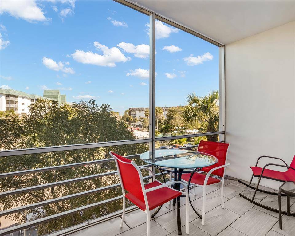 Lauderhill, FL 33313,4770 NW 21st St #305