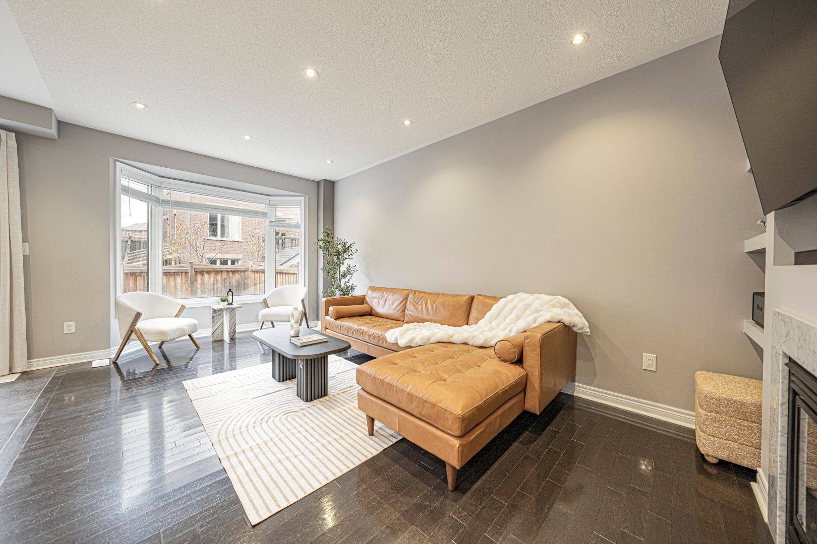 Markham, ON L6C 0W1,28 Manila AVE