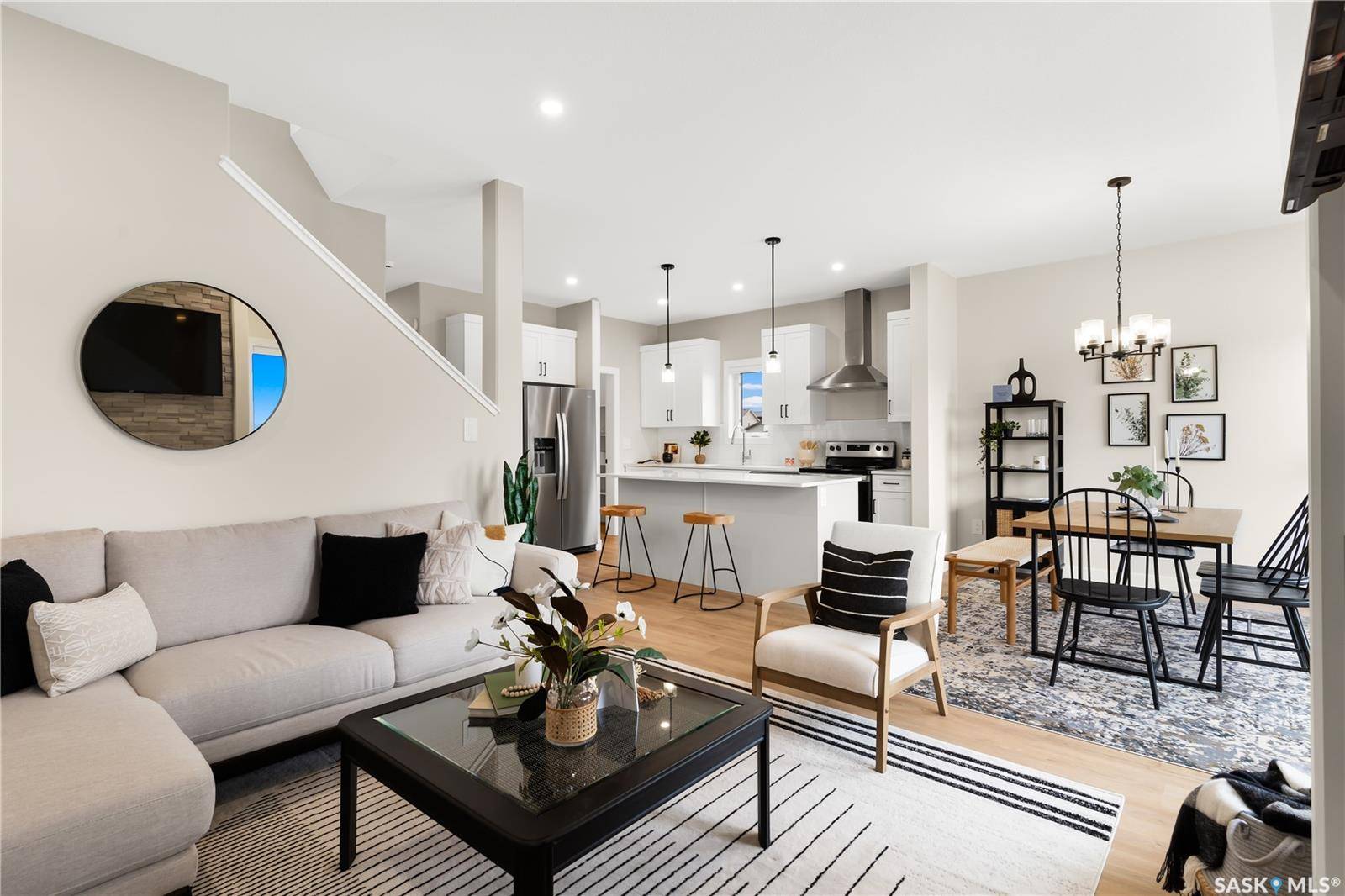 Pilot Butte, SK S0G 3Z0,3 Vancouver CRESCENT