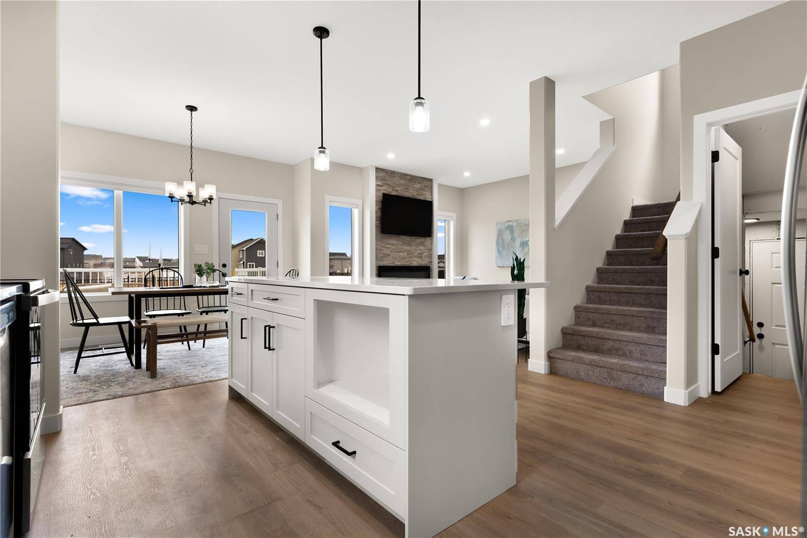 Pilot Butte, SK S0G 3Z0,3 Vancouver CRESCENT