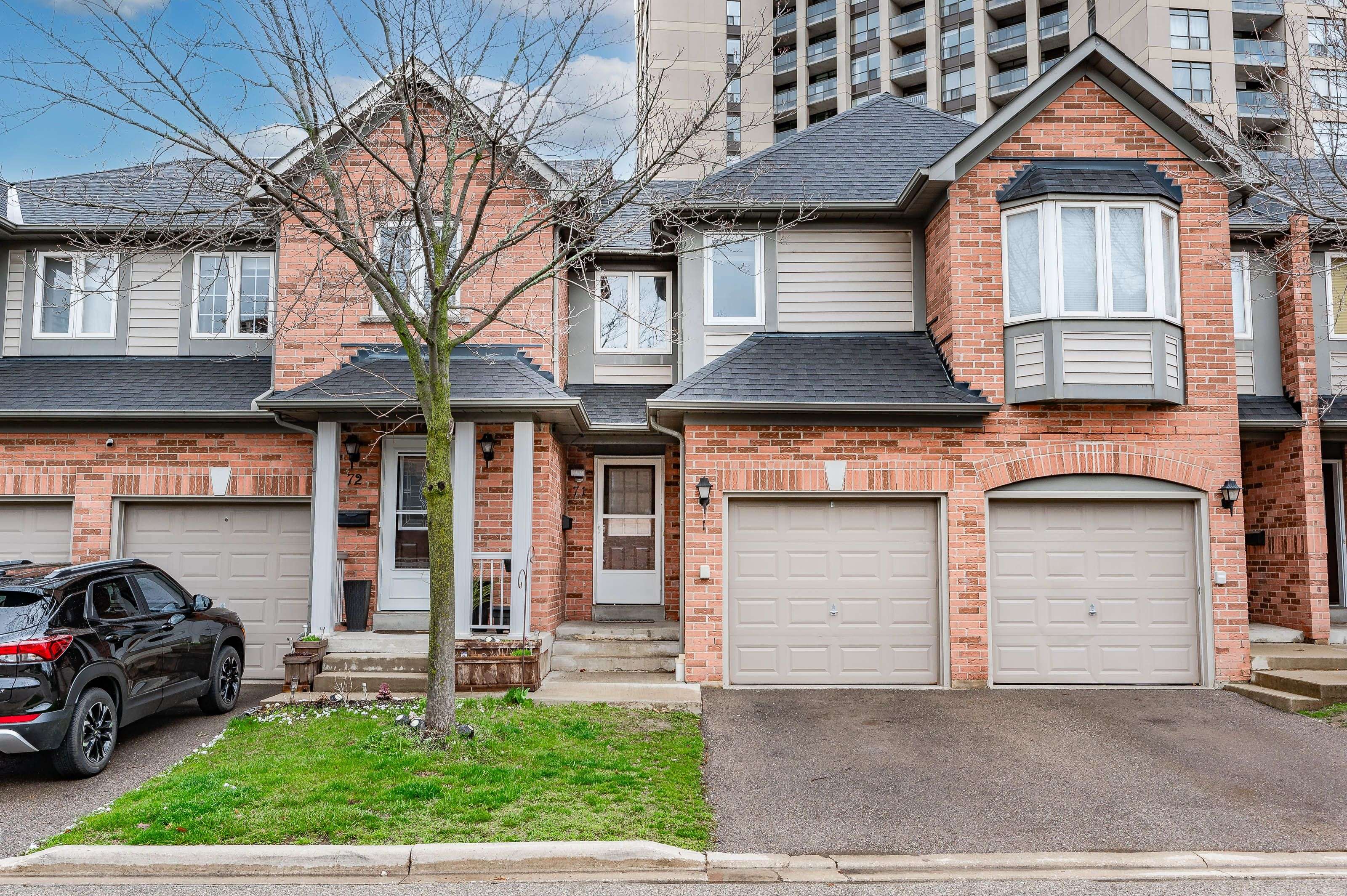 Mississauga, ON L4Z 3Y2,190 Forum DR #71