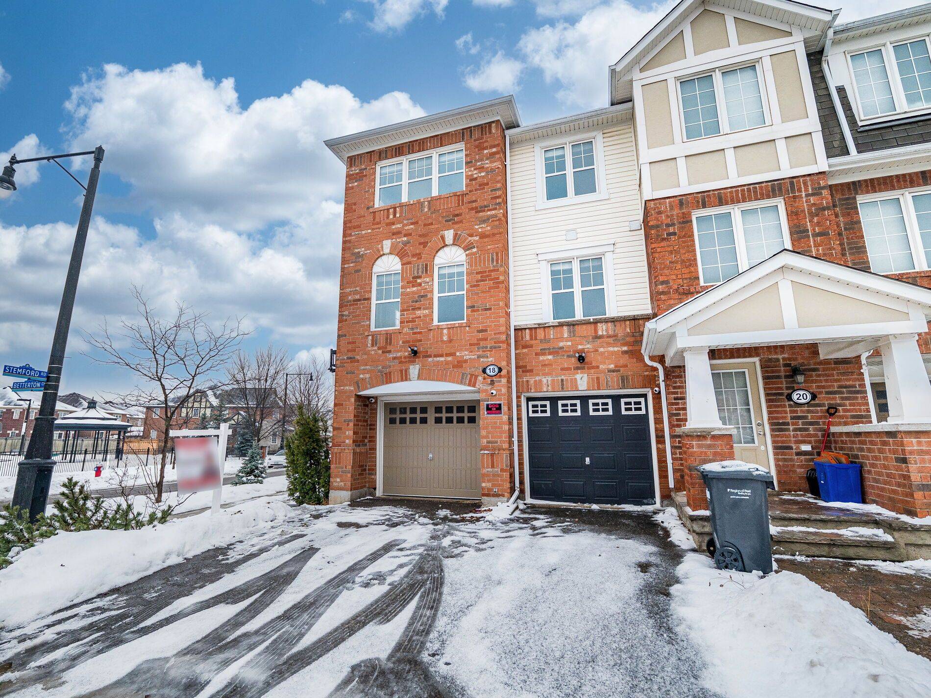 Brampton, ON L7A 0S5,18 Betterton CRES
