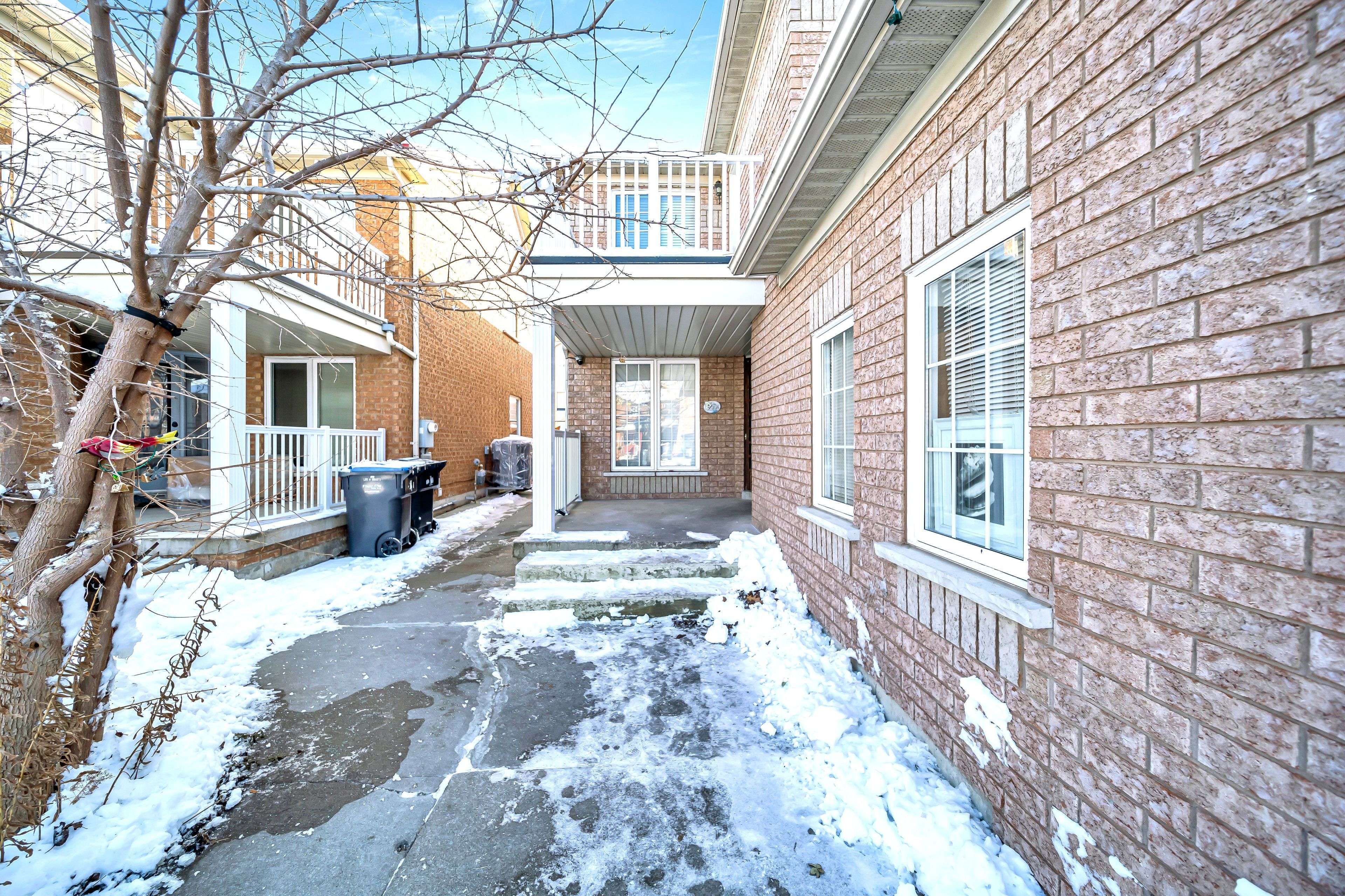 Brampton, ON L6X 4C4,19 Vintage Gate