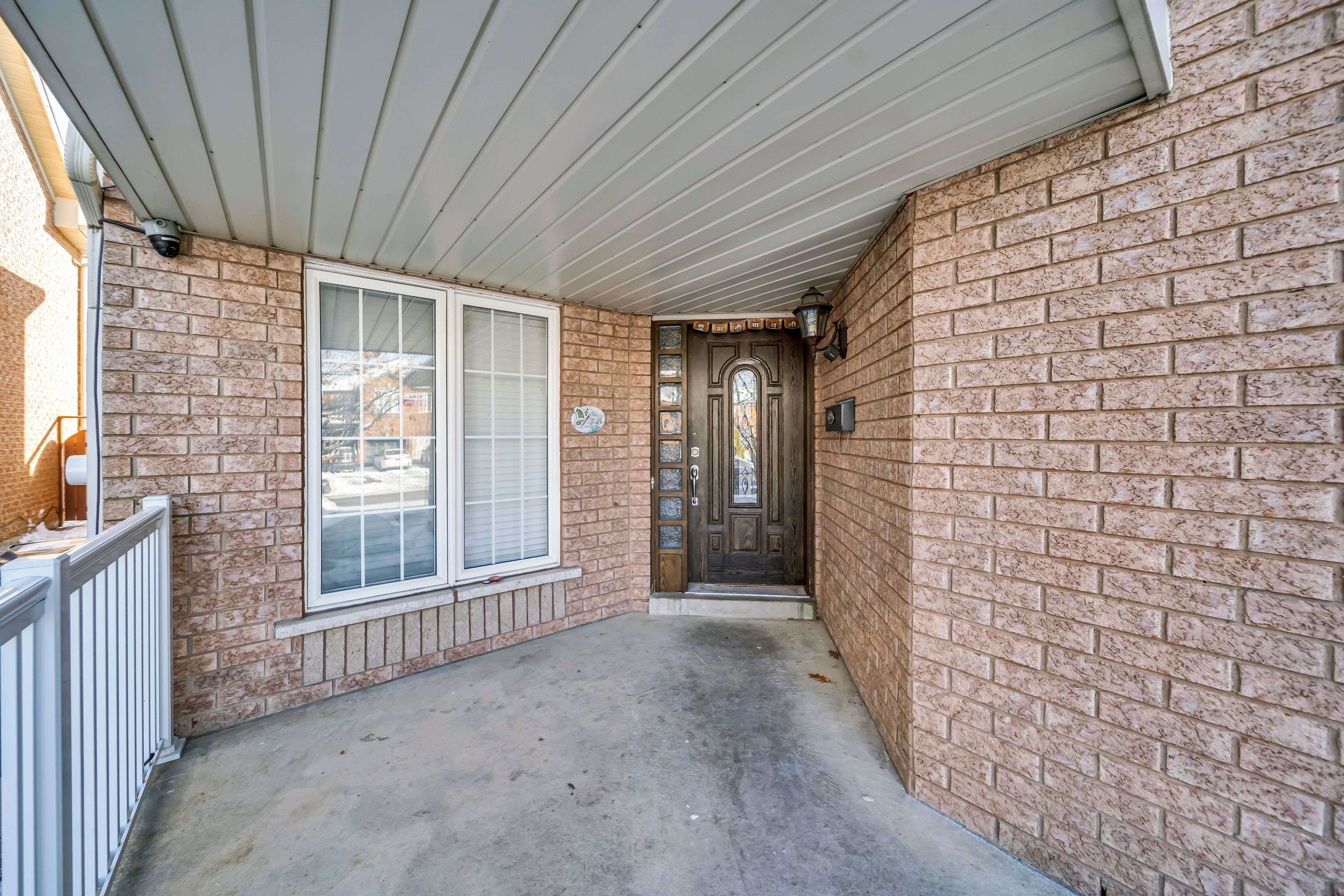 Brampton, ON L6X 4C4,19 Vintage Gate