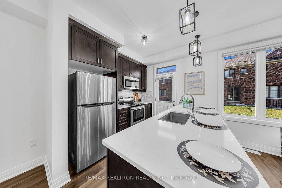 Brampton, ON L7A 0A9,8 Emily ST