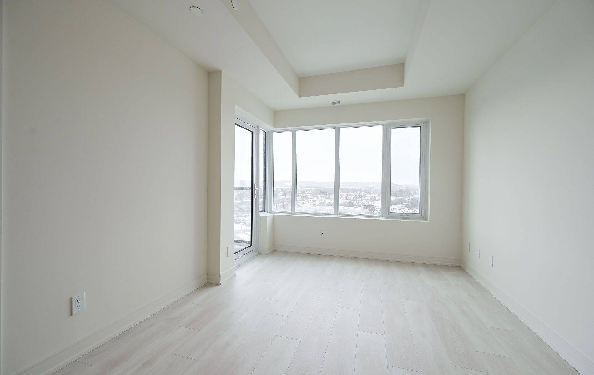 Milton, ON L9T 9N7,8020 Derry RD #901