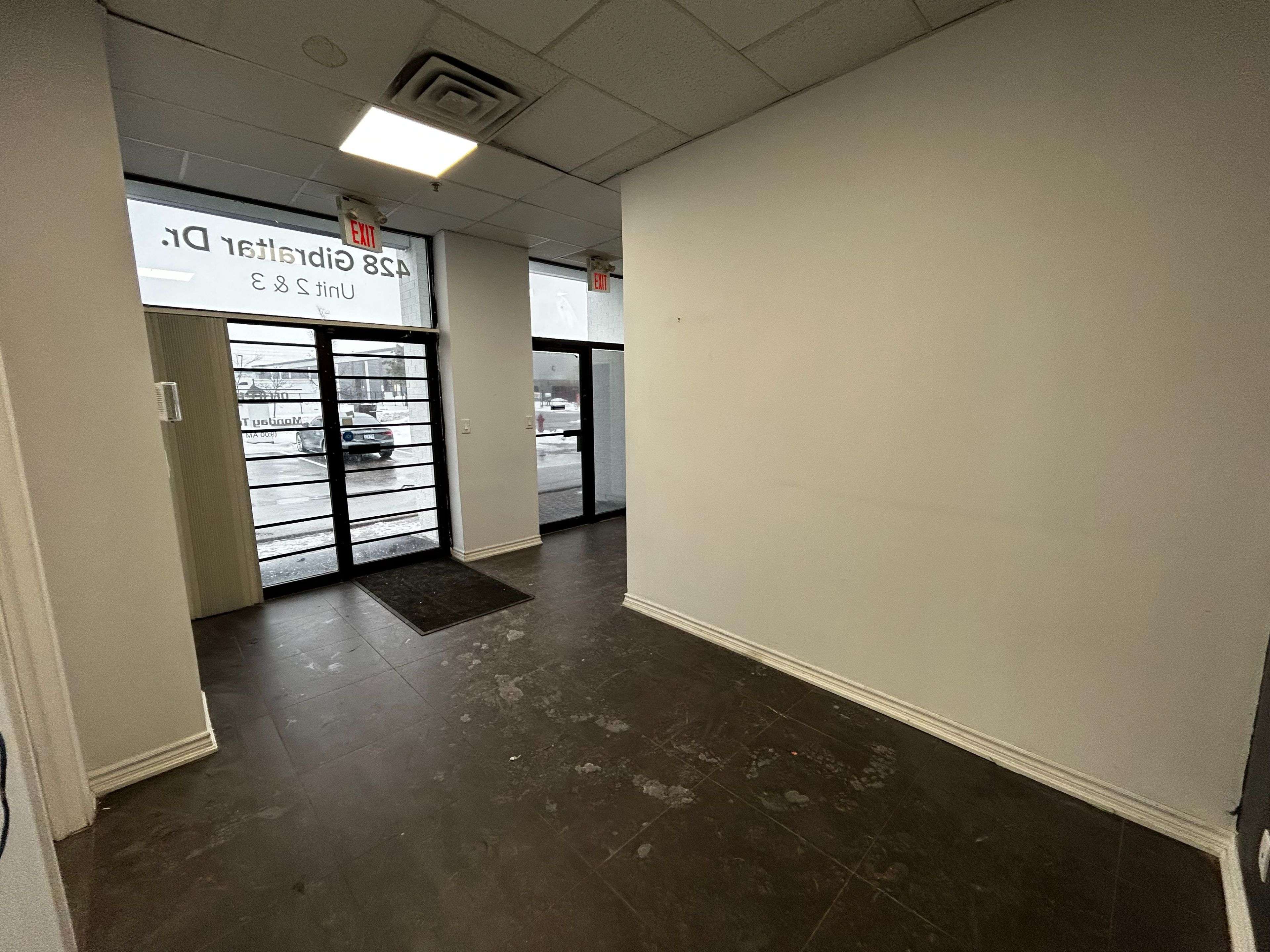 Mississauga, ON L5T 2N9,428 Gibraltar DR ##2-3