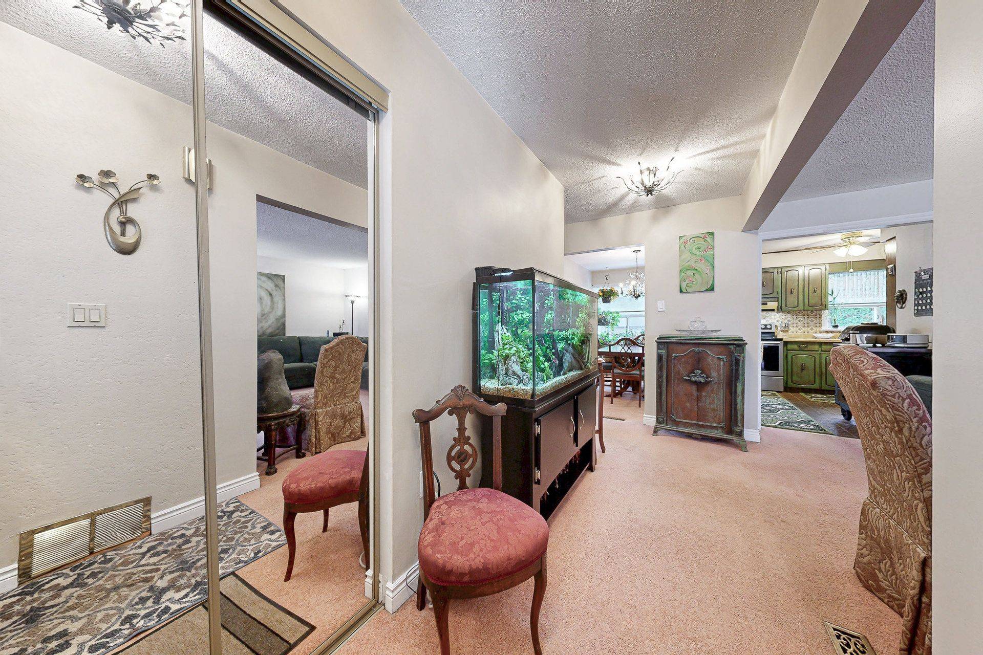 Toronto W06, ON M8W 2E1,1 Aintree CT