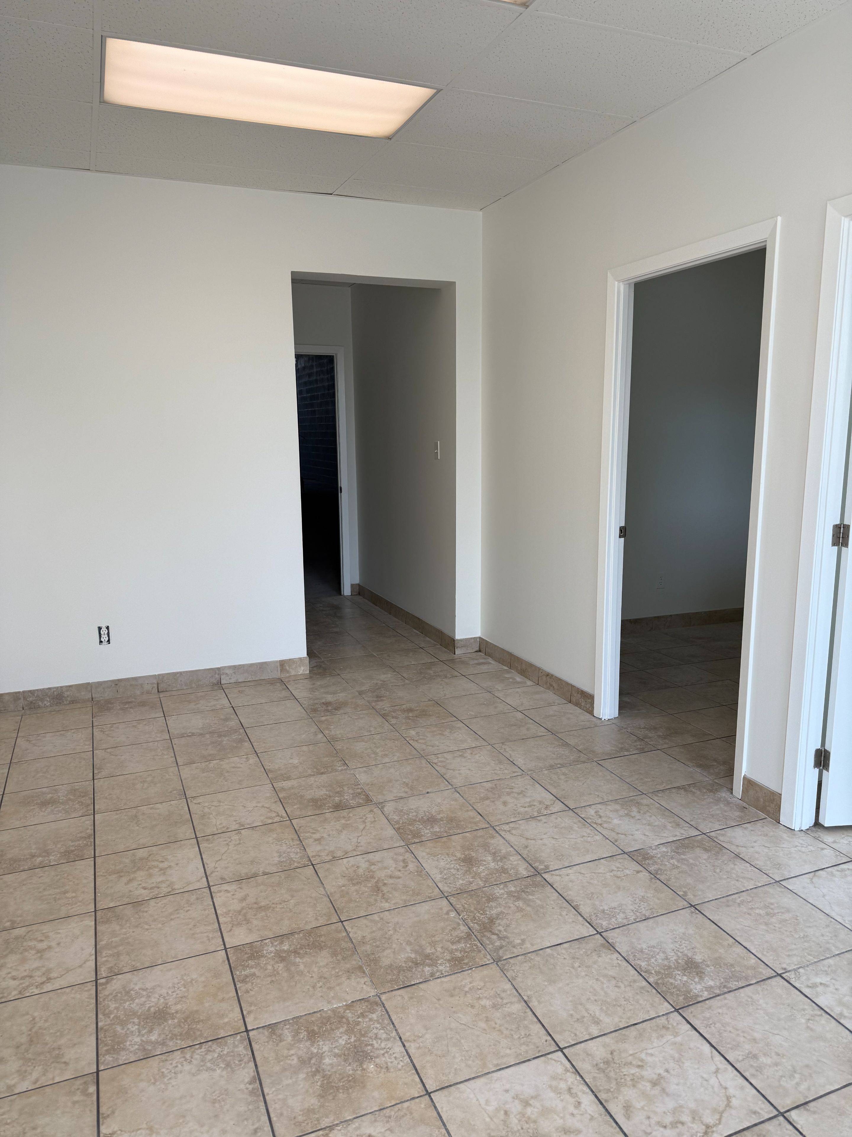 Mississauga, ON L4X 2G6,3171 Lenworth DR #7