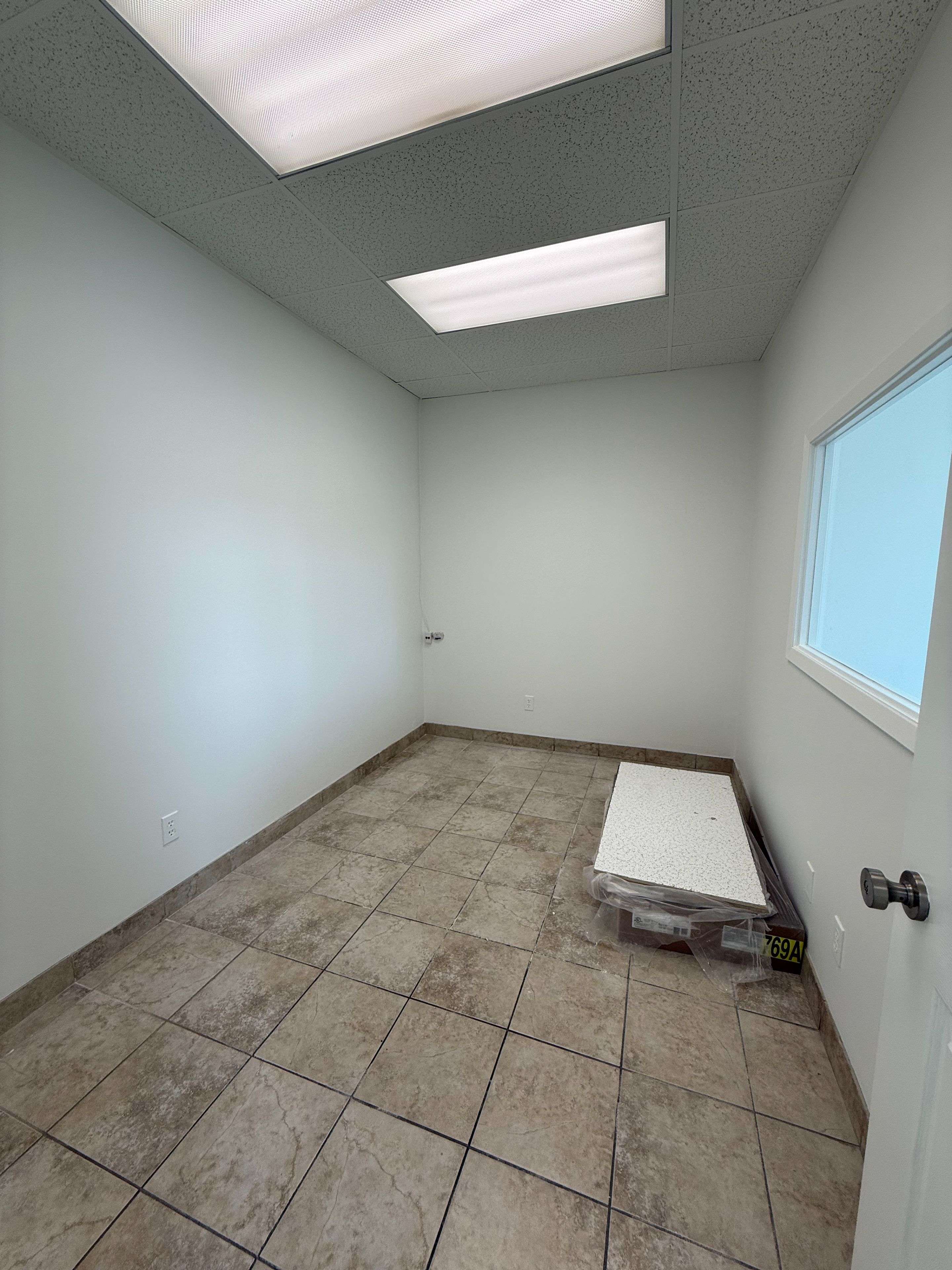 Mississauga, ON L4X 2G6,3171 Lenworth DR #7