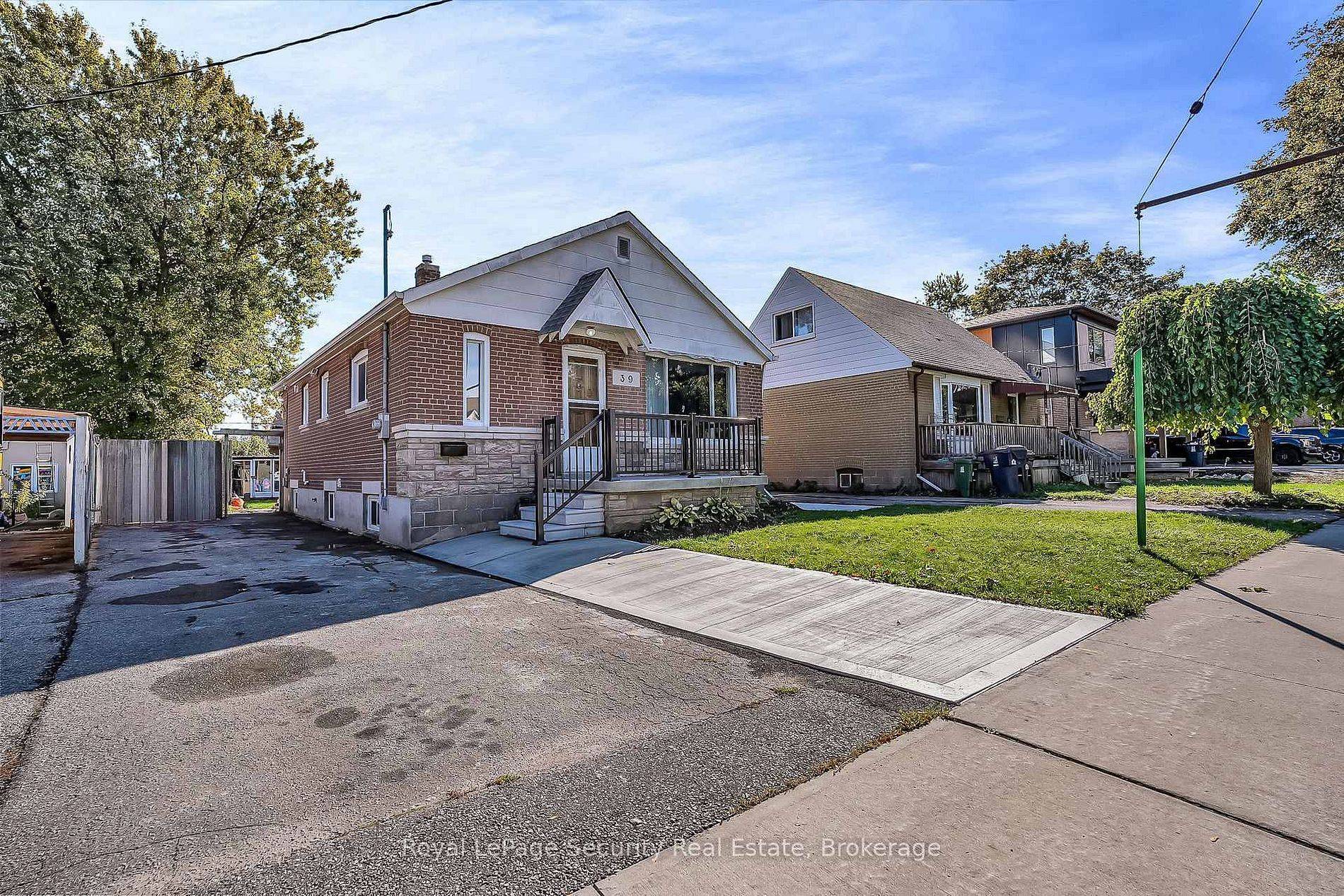 Toronto W10, ON M9W 1T5,39 Boniface AVE