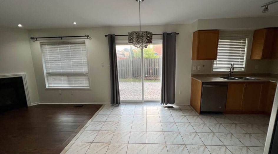 Brampton, ON L7A 3X6,97 Crown Victoria DR #Upper