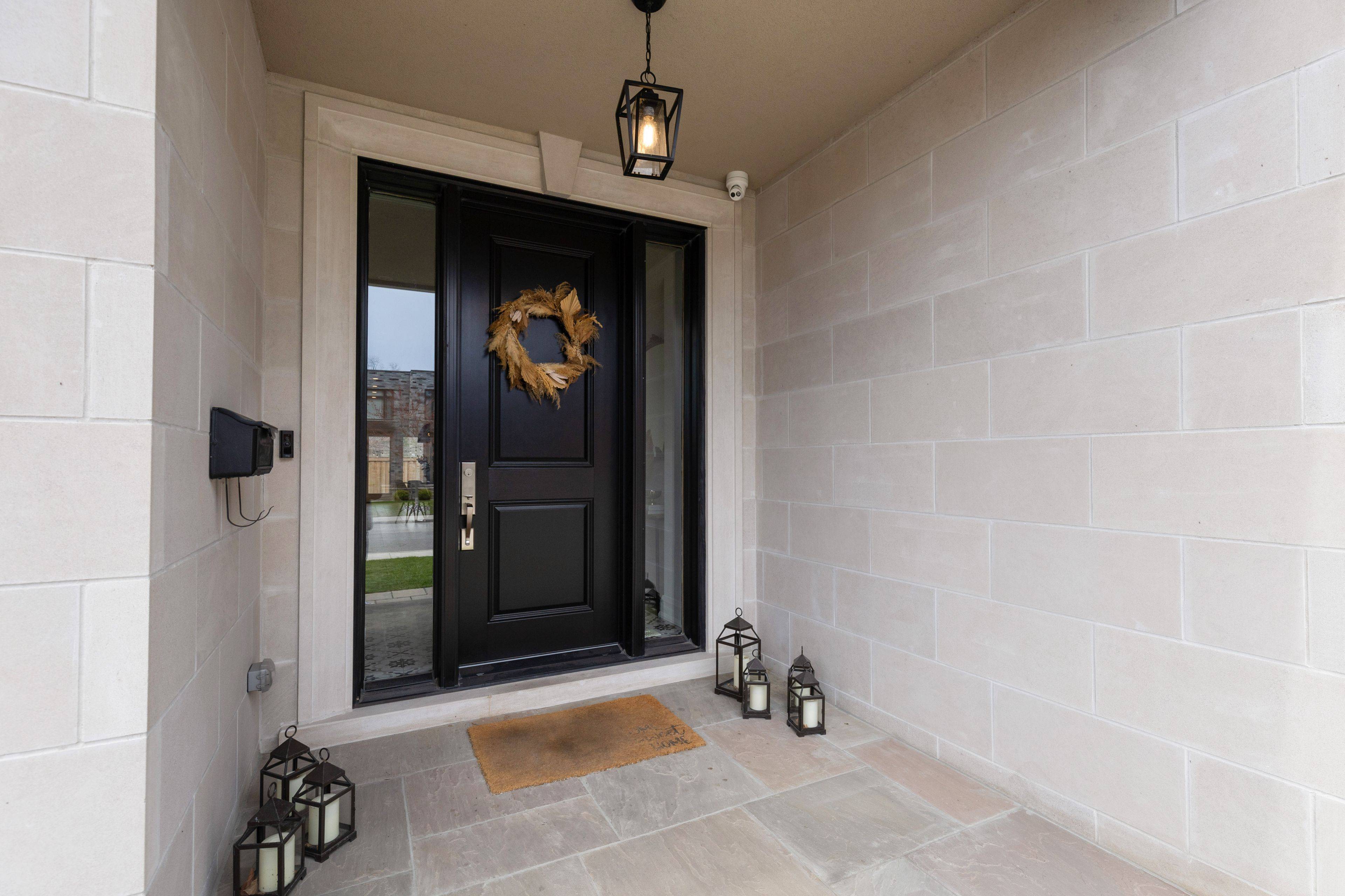 Mississauga, ON L5G 1M6,4 Iroquois AVE