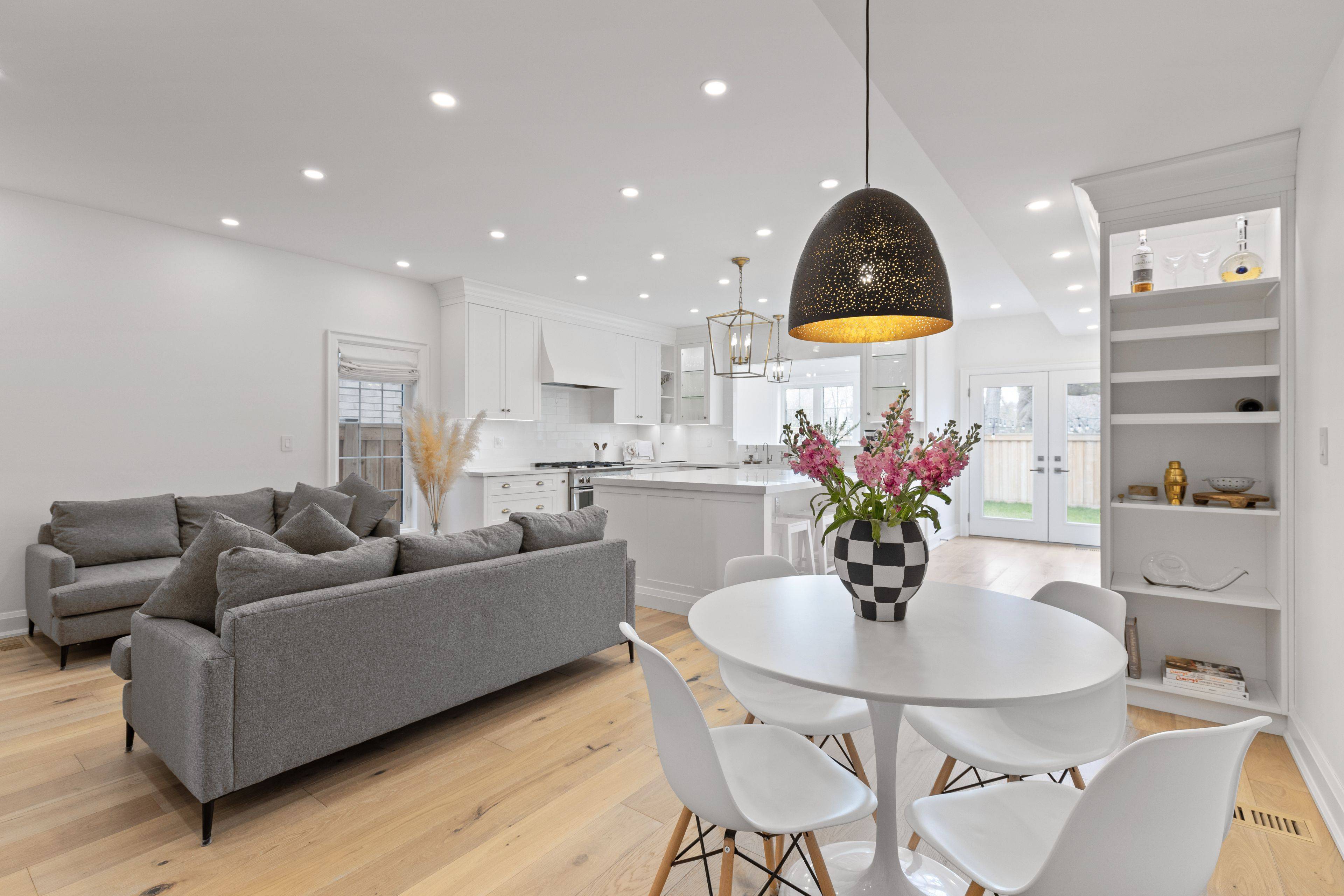 Mississauga, ON L5G 1M6,4 Iroquois AVE