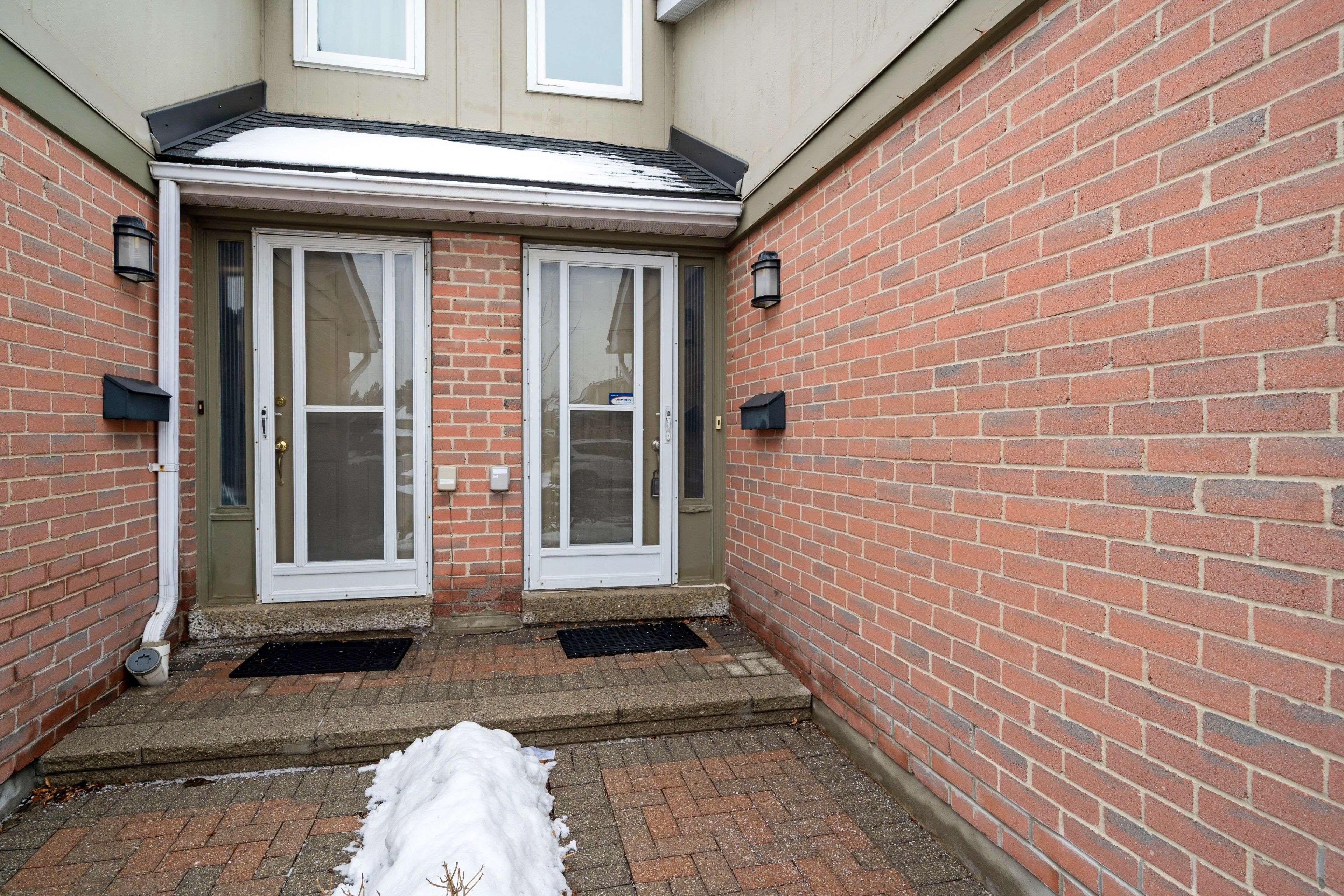 Mississauga, ON L5L 3T1,3079 Fifth Line W #78