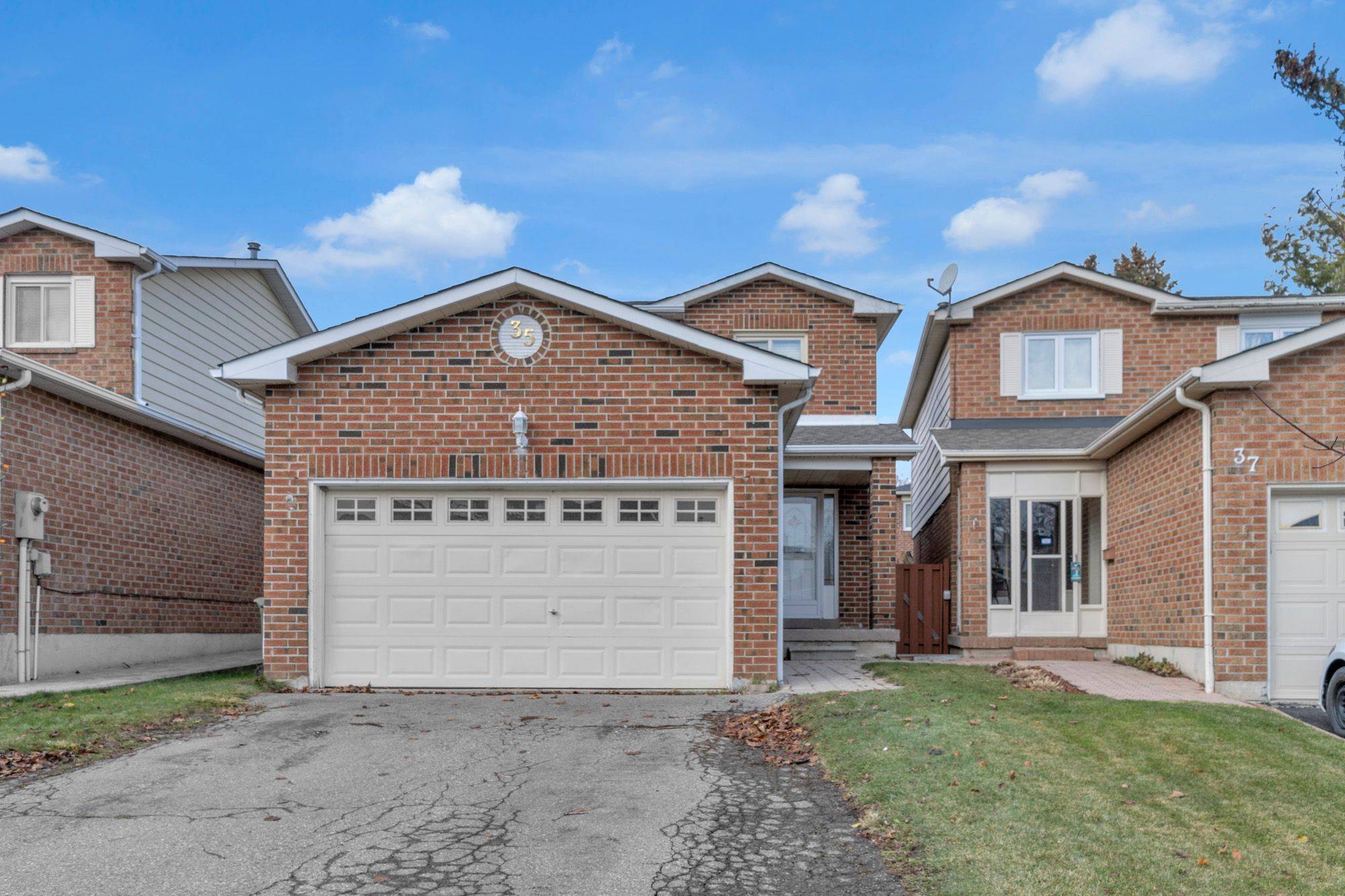 Brampton, ON L6Z 1R8,35 Ferri CRES