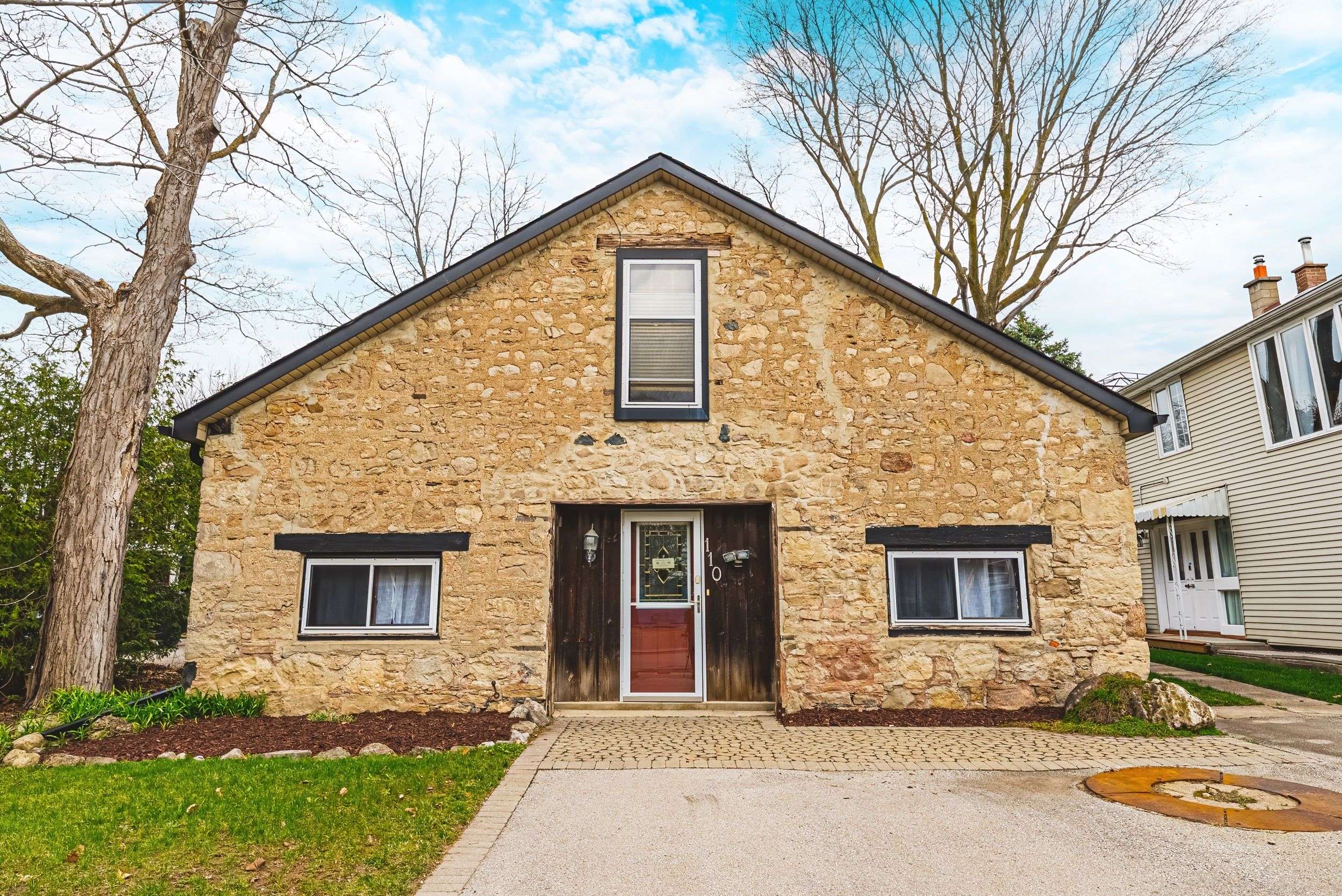 Hamilton, ON L8B 0Z3,110 Freelton RD