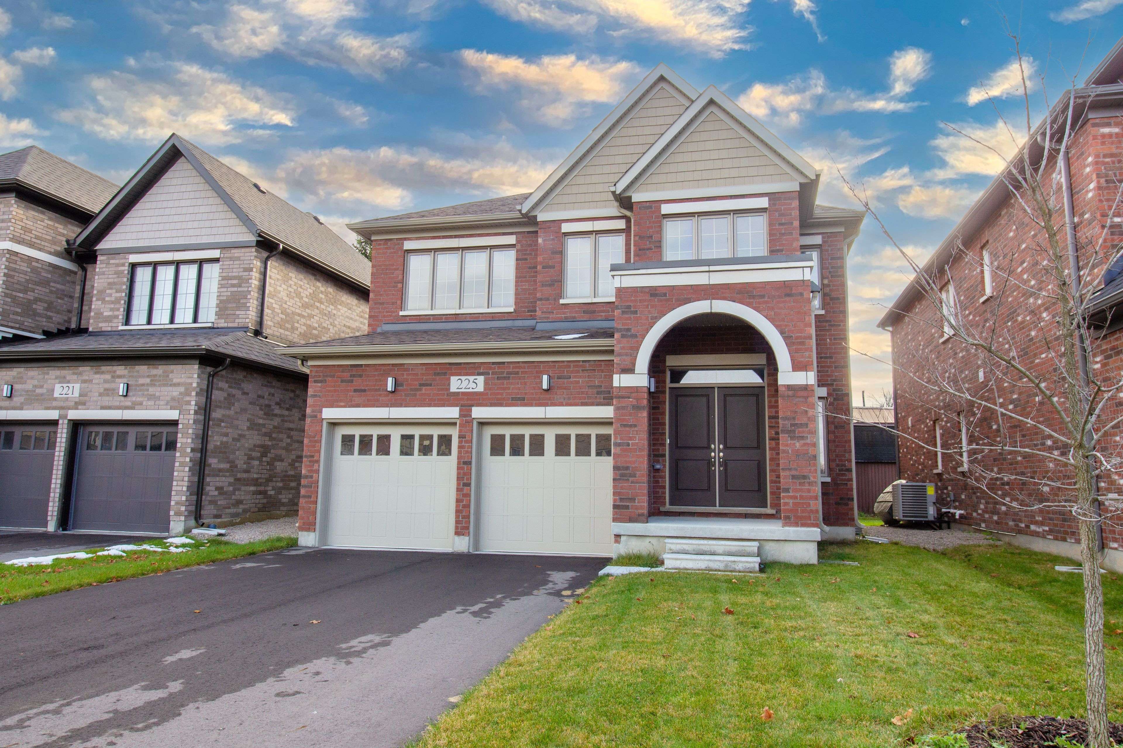 Wellington North, ON N0G 1A0,225 Dingman ST