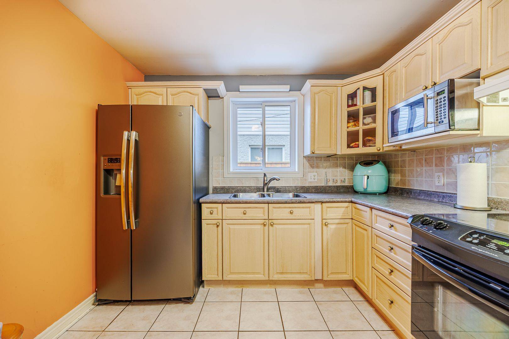 Thorold, ON L2V 5A6,84 Confederation AVE