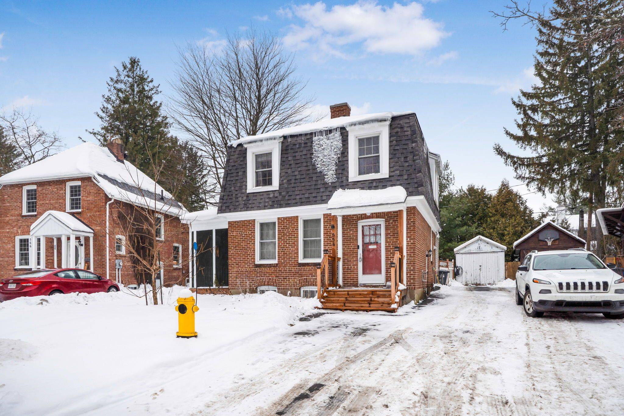 Hawkesbury, ON K6A 2M2,554 Allan ST