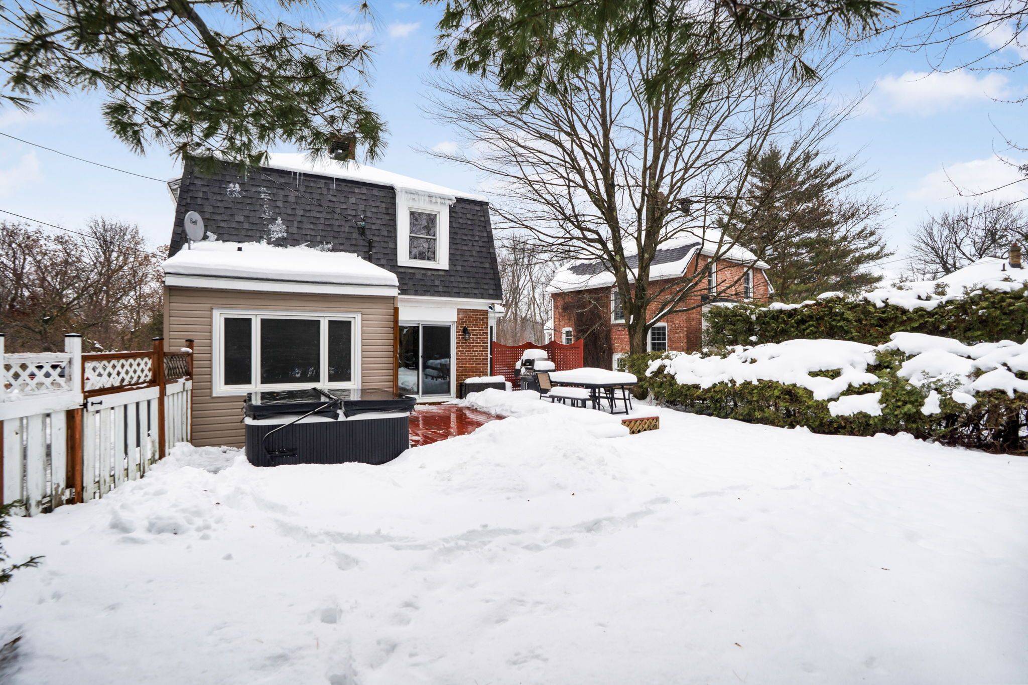 Hawkesbury, ON K6A 2M2,554 Allan ST