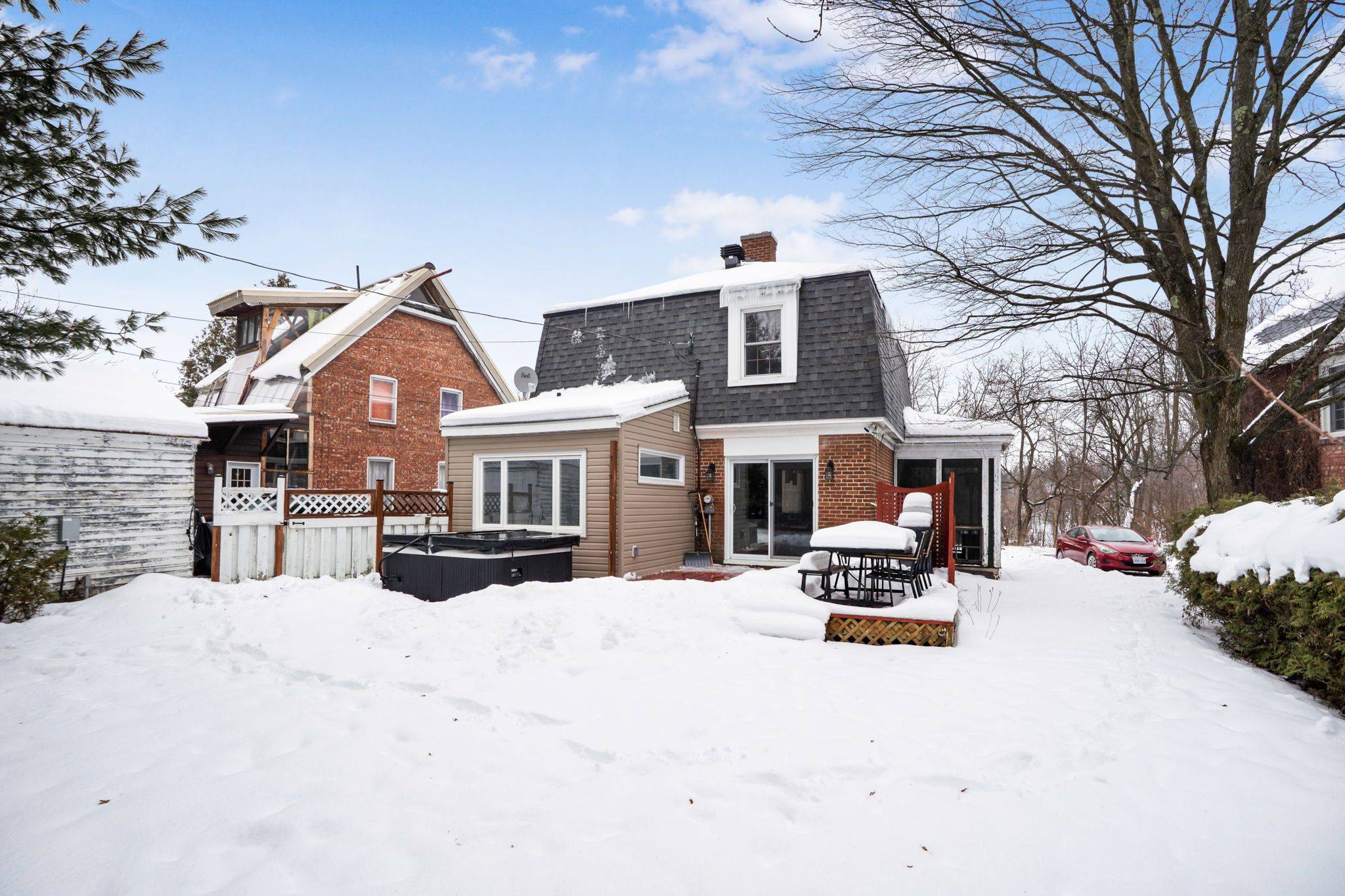 Hawkesbury, ON K6A 2M2,554 Allan ST