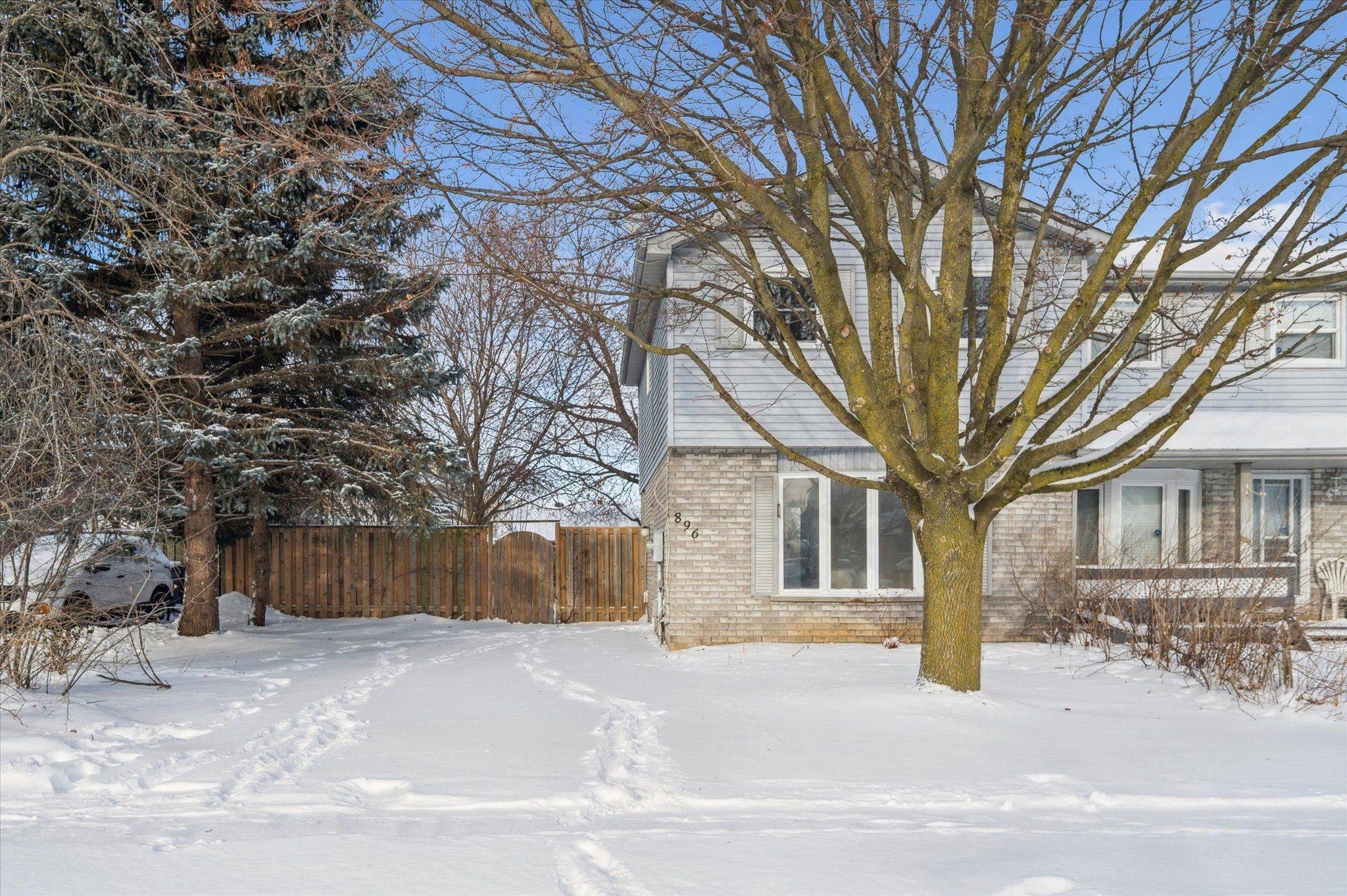 Cambridge, ON N1R 8C4,896 Elgin ST N