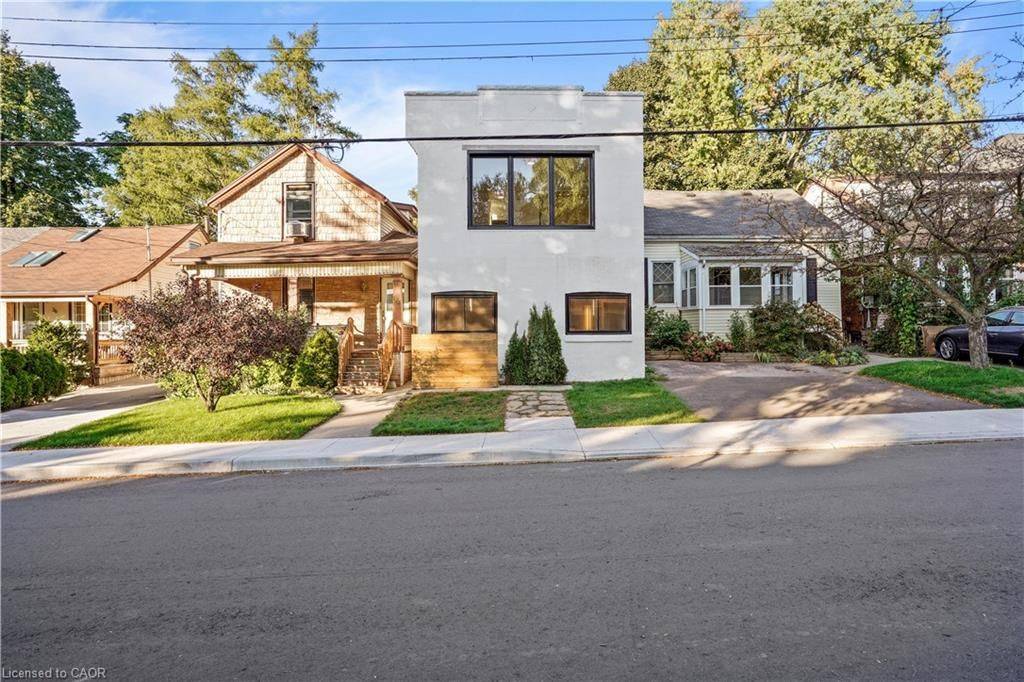 Hamilton, ON L8R 1X8,30 Jones ST #2