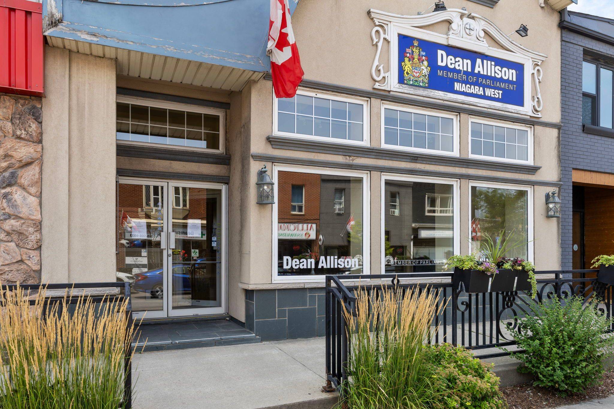 Lincoln, ON L3J 0R5,4994 King ST