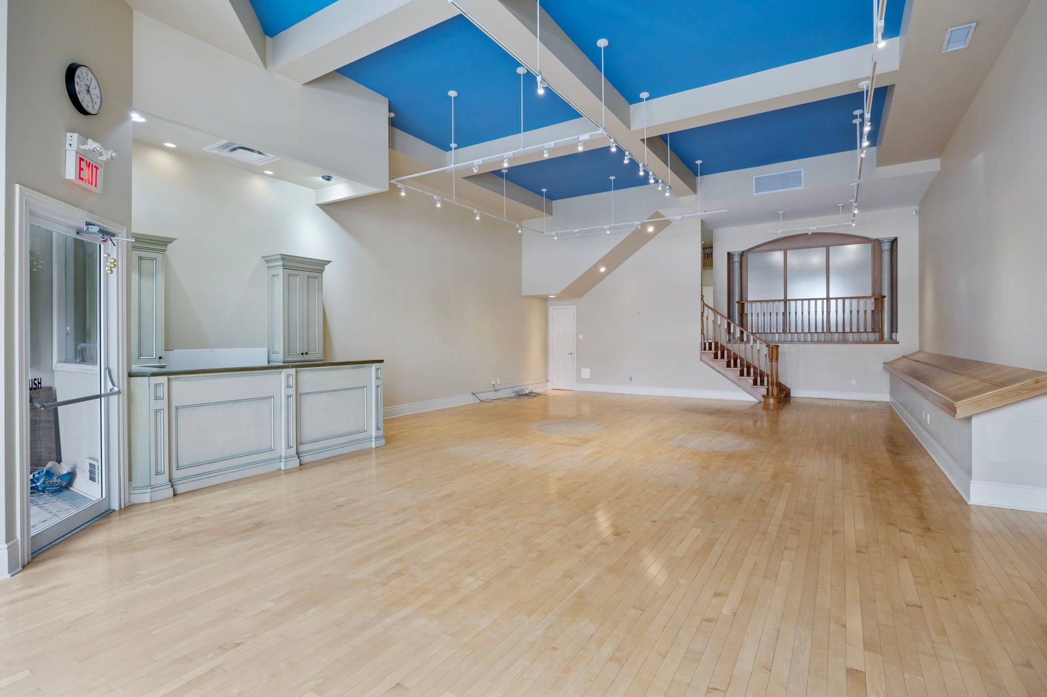 Lincoln, ON L3J 0R5,4994 King ST