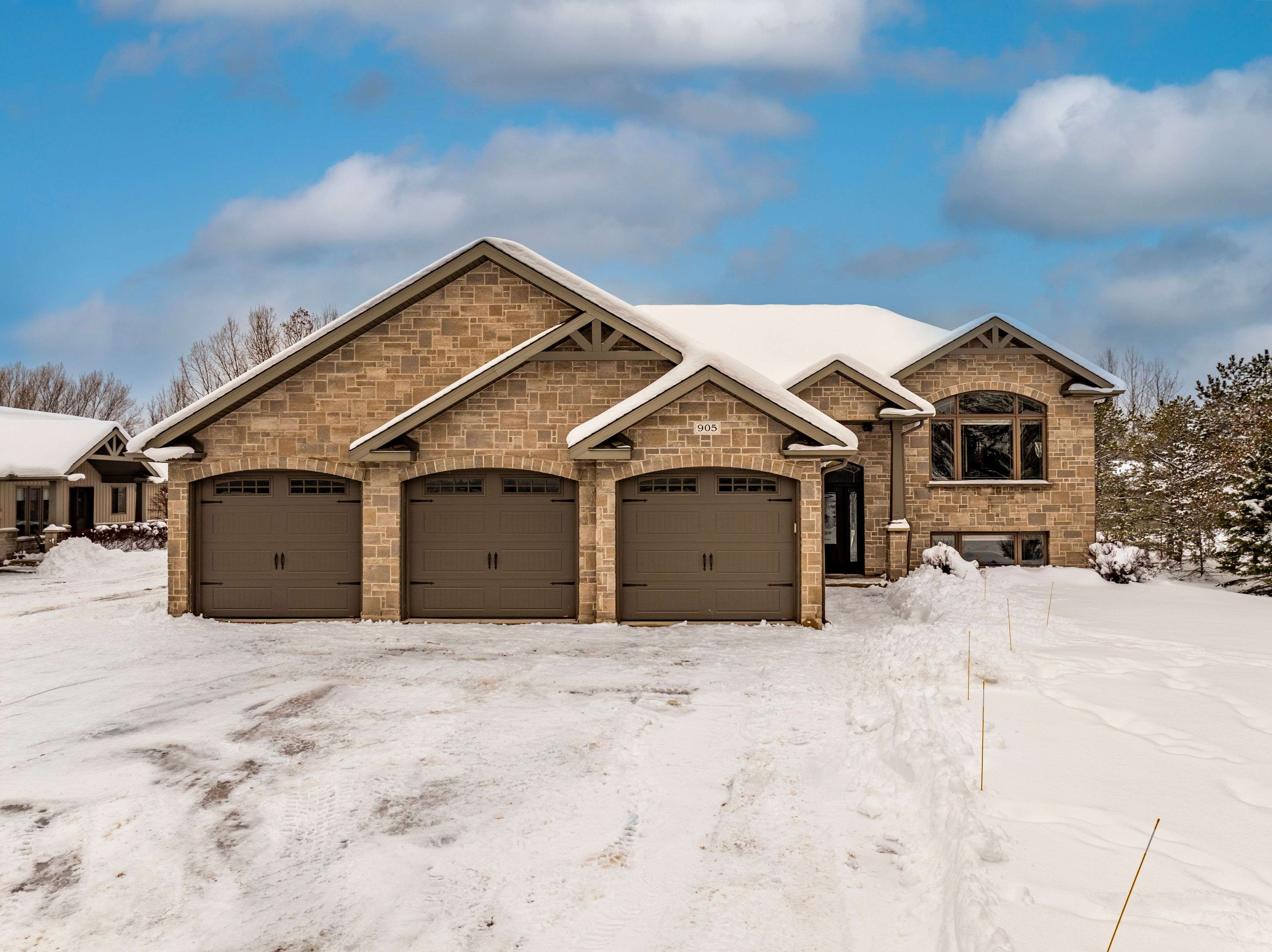 Georgian Bluffs, ON N4K 6V5,905 27th ST W