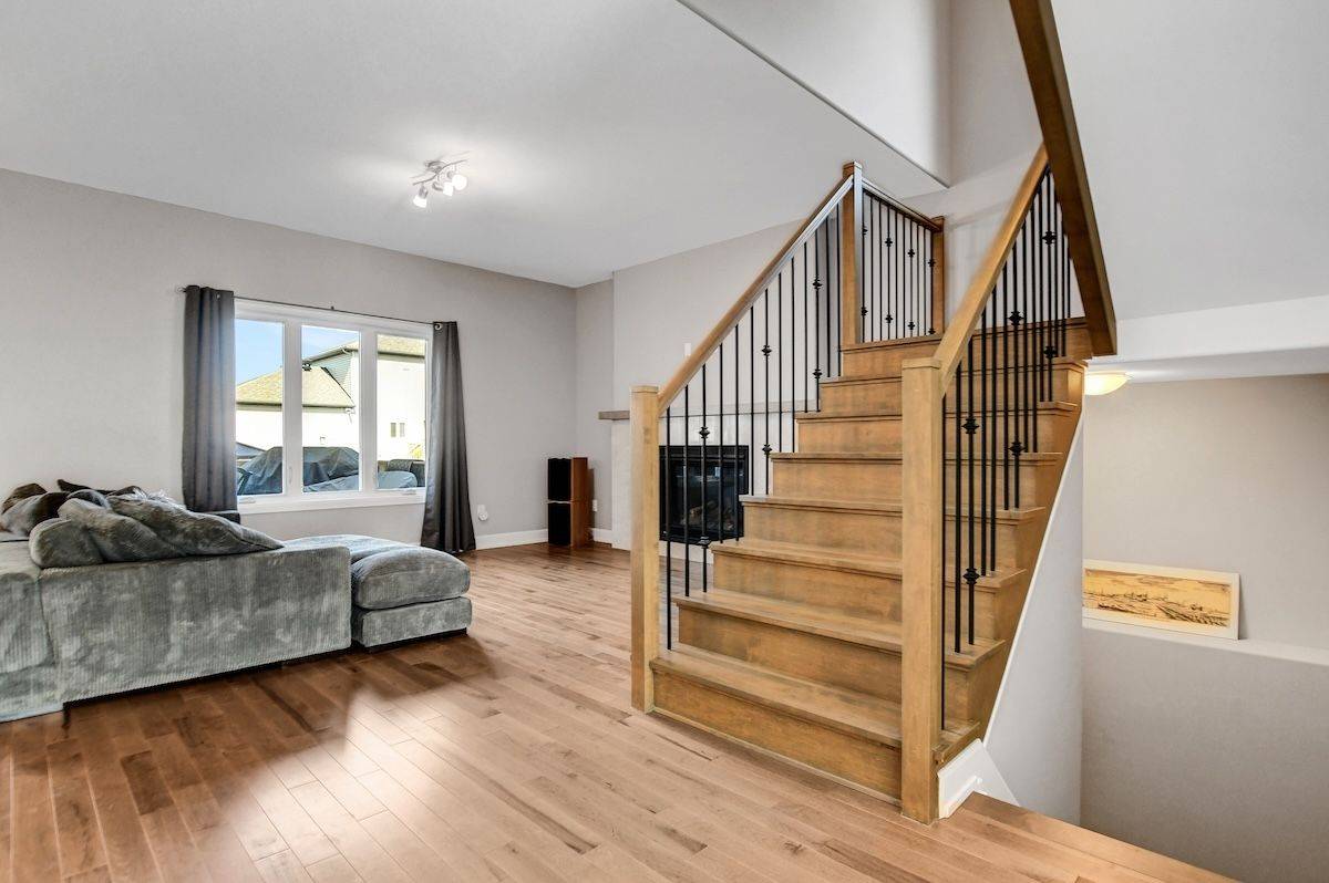 Russell, ON K4R 0G3,609 Misty ST