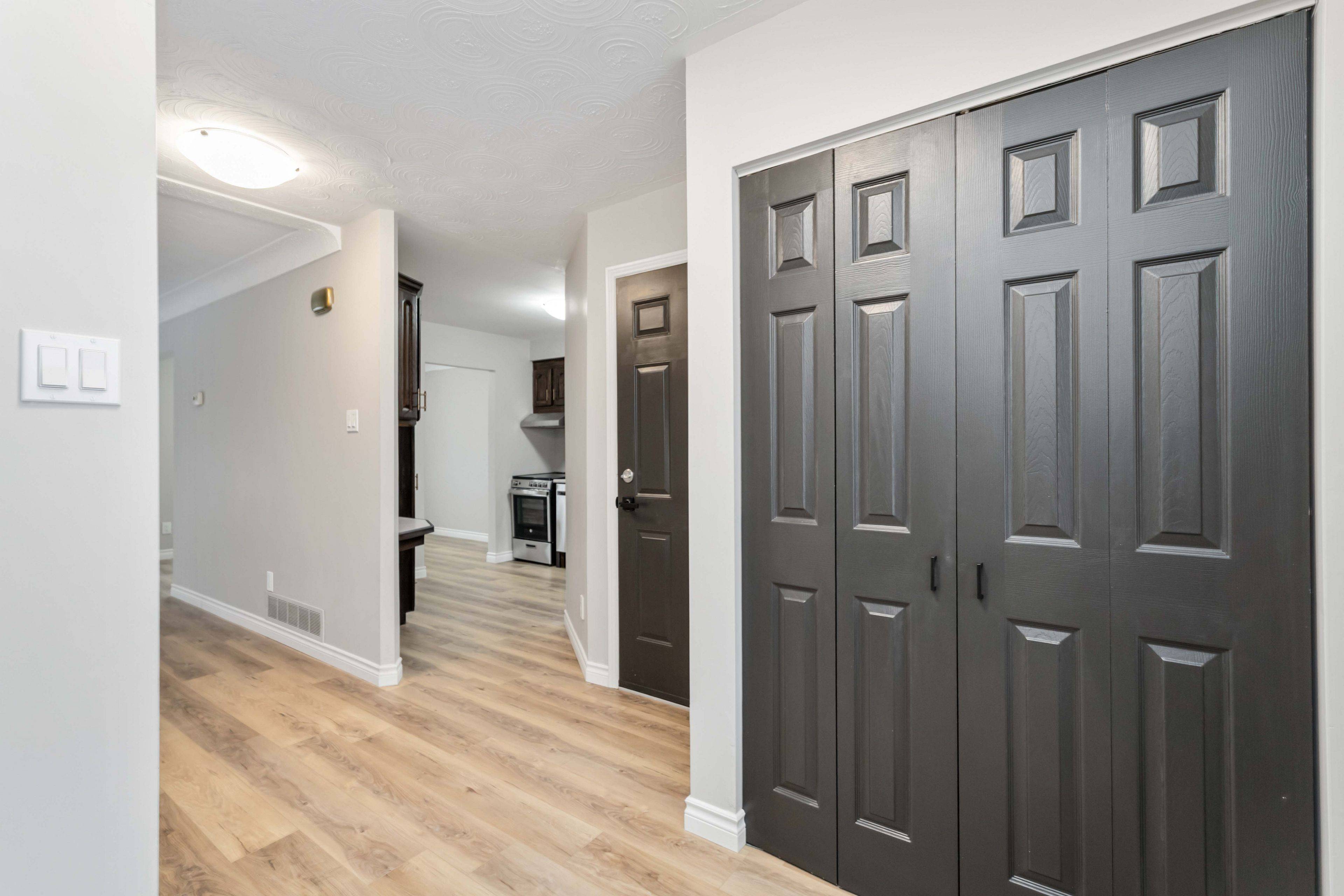 Hamilton, ON L9A 4Z6,10 Donegel PL