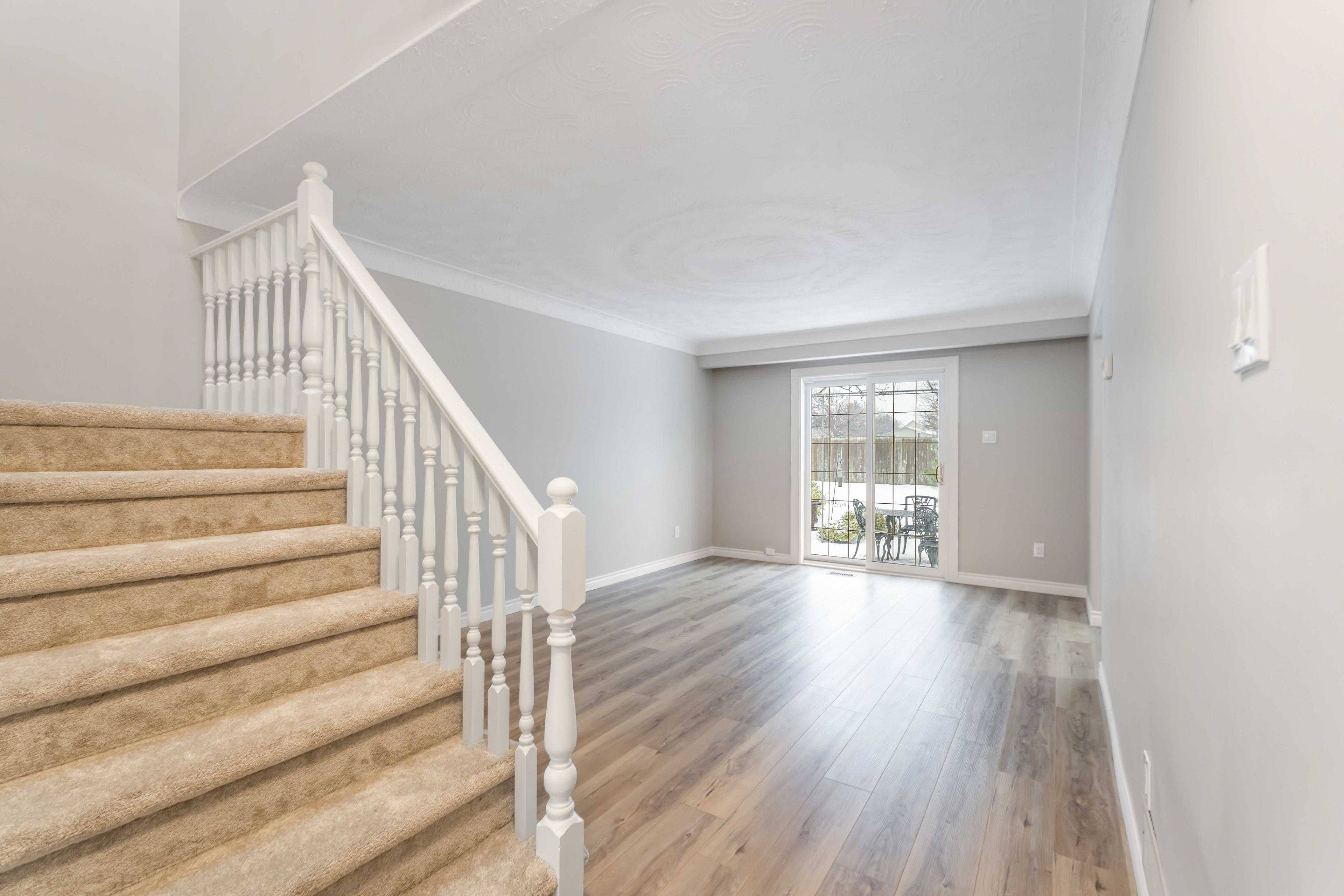 Hamilton, ON L9A 4Z6,10 Donegel PL