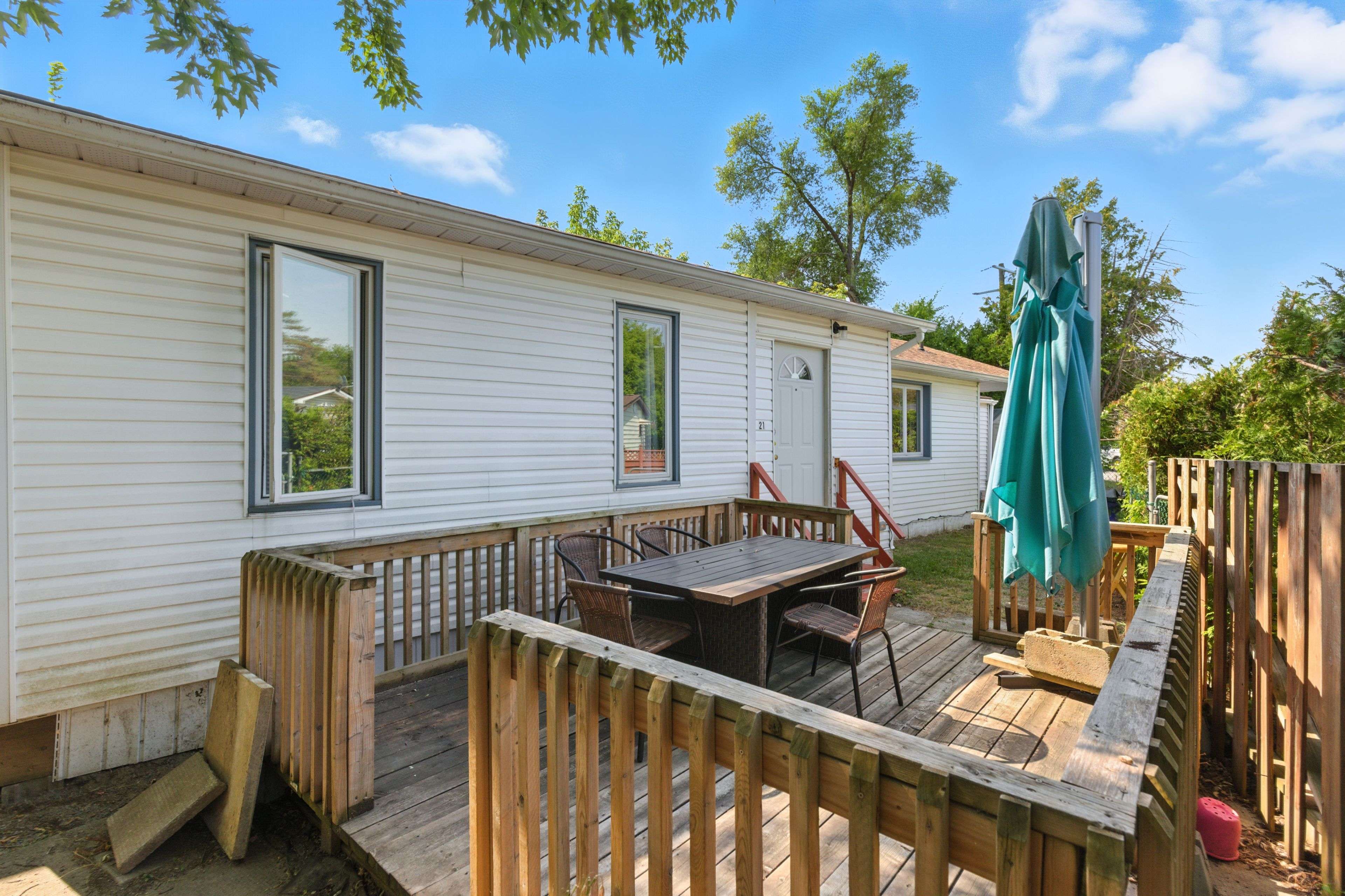 Bells Corners And South To Fallowfield, ON K2H 7S9,21 Bonner ST