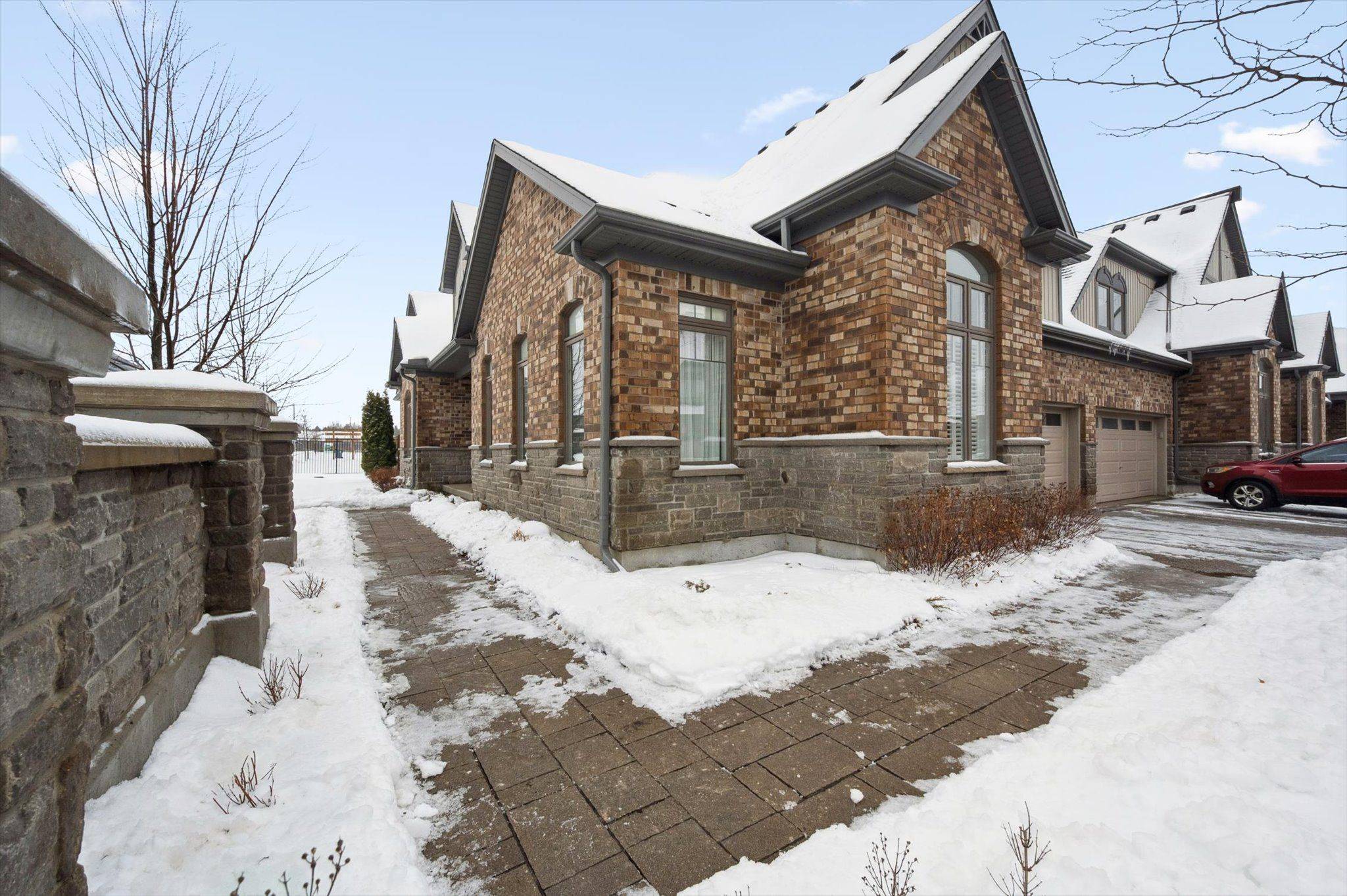 Guelph, ON N1L 0N5,39 Kay CRES #1