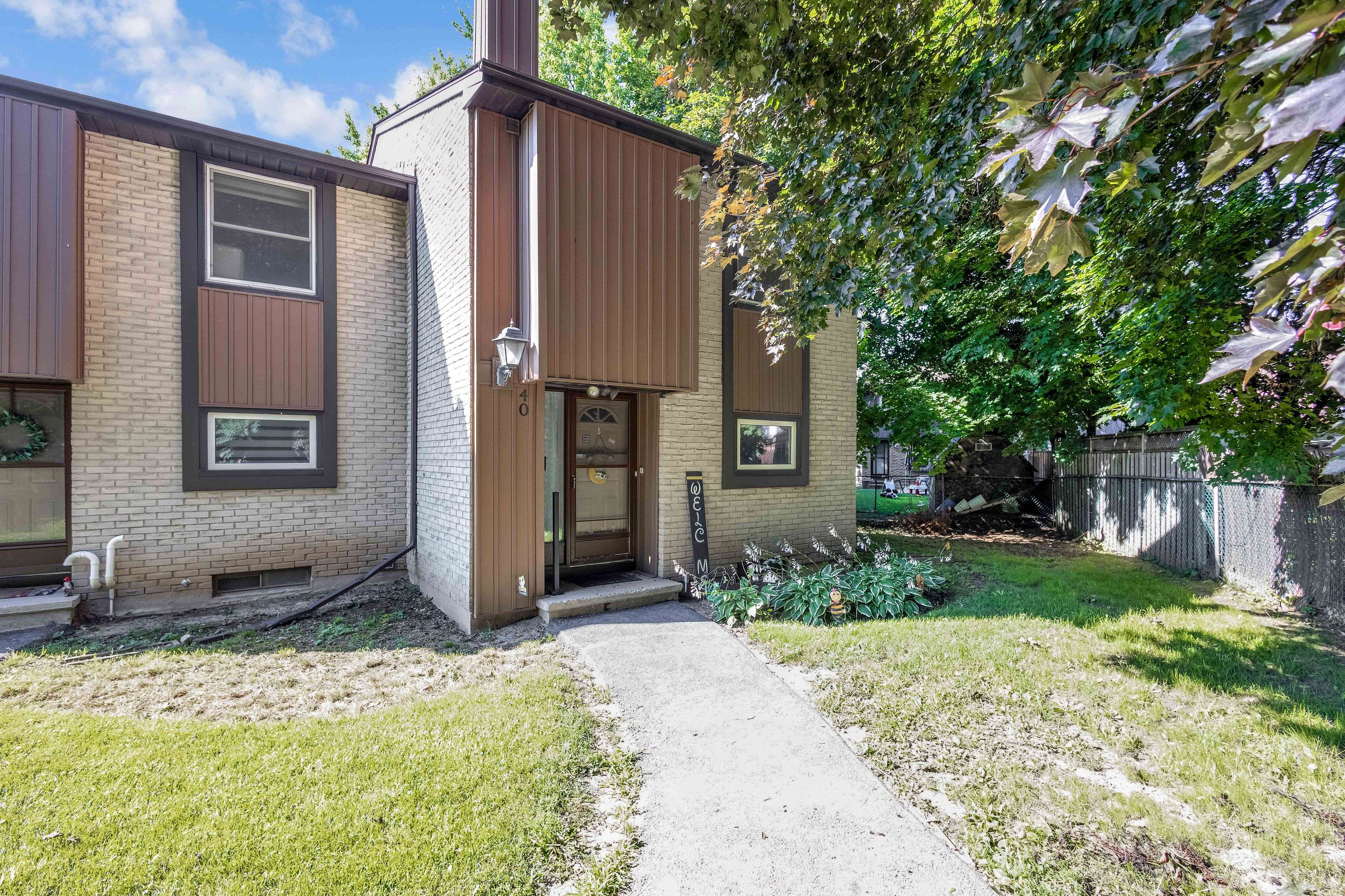 Cambridge, ON N1R 6V8,215 Glamis RD #40